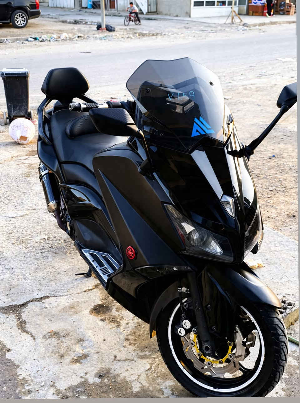مكلف بل نشر
T max مديل14 
ماشية ٣٥ كفالة عامة من كل شي  صلنصة بلادي موجودة  مكاني بغداد بلديات سعرهة مناسب مقارنا بل سوك***********
