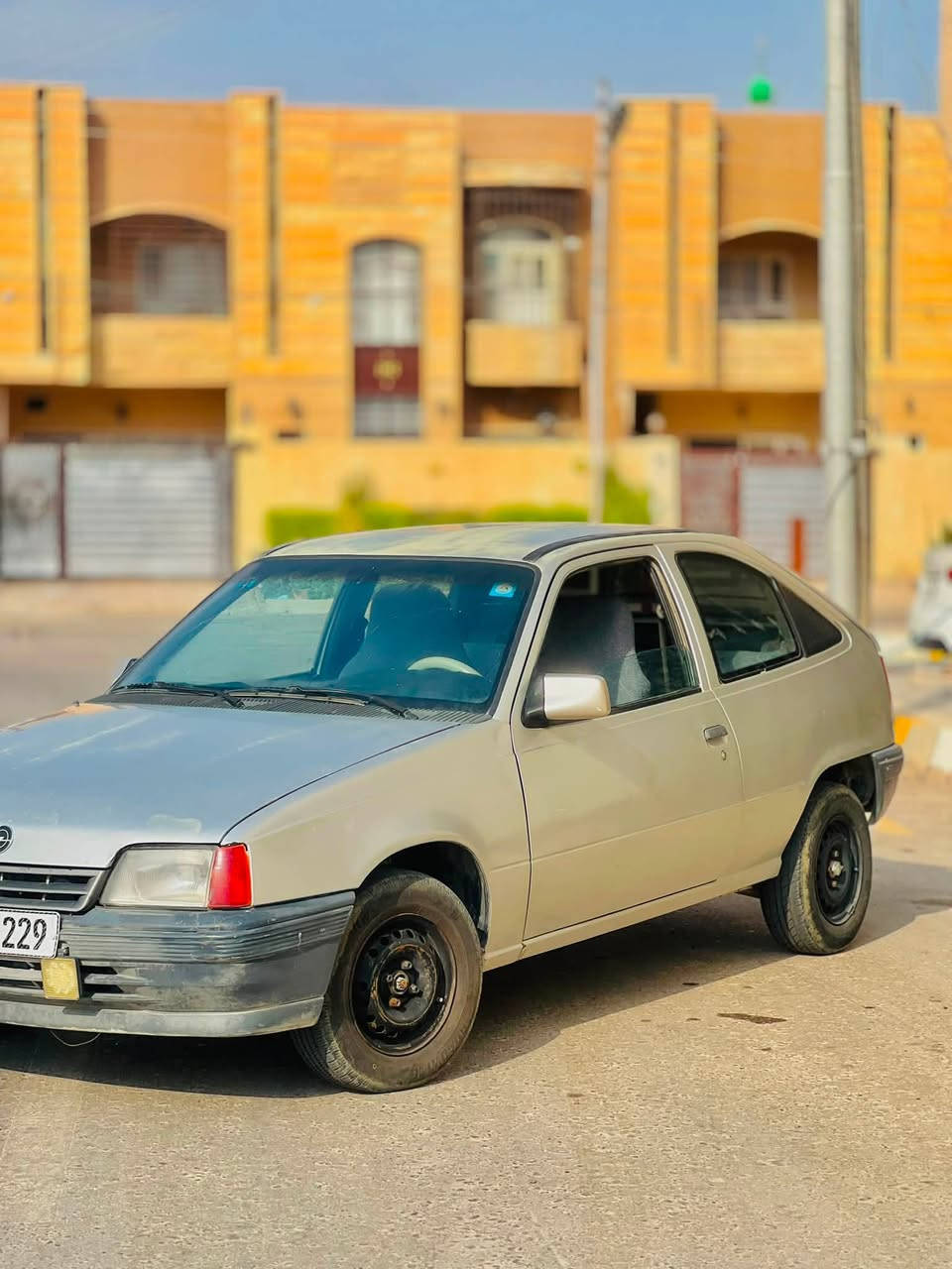 ألسلام عليكم للـبيع أوبل كاديت موديل1991 سنويه جديده كير ومحرك بشرط سياره حلوه وجاهزه السعر 21💲وبيها مجال للـشراي 
للأتصال:***********
