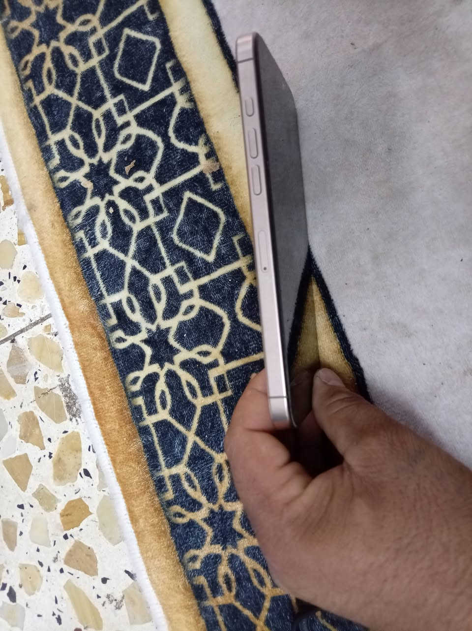ايفون ١٦ برو ماكس • بطارية ٩٠٪ • الحسينية السكلات