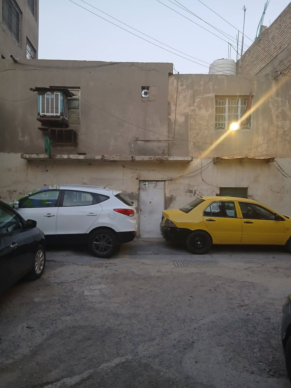 السلام عليكم ورحمة الله وبركاته بيت للبيع مساحة ١٠٠ مربع موقع بغداد الجديدة شارع المسبح قرب مروان ابو الفلافل فرع لحوم المرتضى *********** لمعرفة باقي التفاصيل غير متواجد ع الفيس
