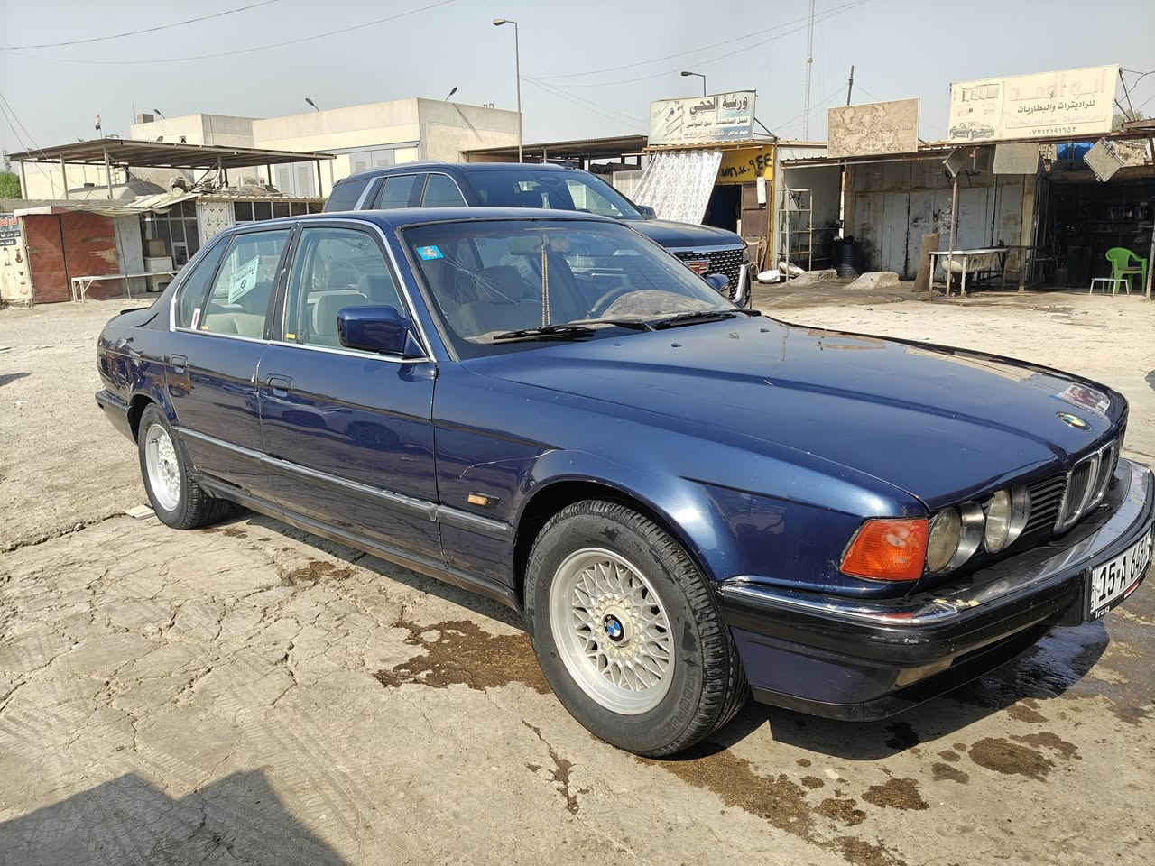 السلام عليكم بي ام 730 سته سلندر 3٫0موديل 93اصل فتحه دبل جكمجه ودبل ايرباك تخم تاير صدر خلفي جديدرقم انبار انكليزي بسمي منضومه بانزين جديده الغرفه نضيفه  السياره مكفوله من الصبغ عدا جاملغ خلف السائق بي صبغ والباقي كفاله  مكان السياره بغداد الدوره ***********
