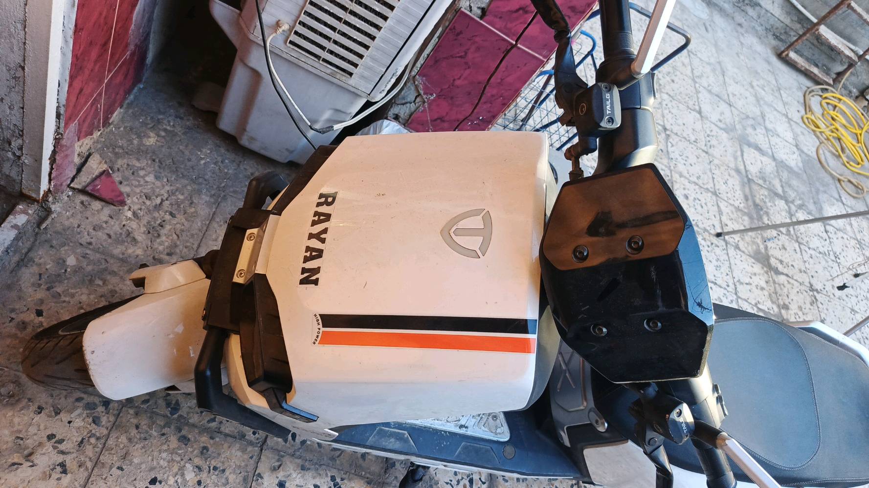 دراجه 🔋⚡الريان وحش الكون 
موديل 2025
بطاريات 🔋نظيفه جدا مفحوصه
تايرات جدد 
ماشيه 3600 
كفرات سليمه من شخوط ولكسر
كهربائيات بلادي 
بصمه عدد 2
مكاني الحرية بغداد 
رقم ***********
السعر ٩00 ألف