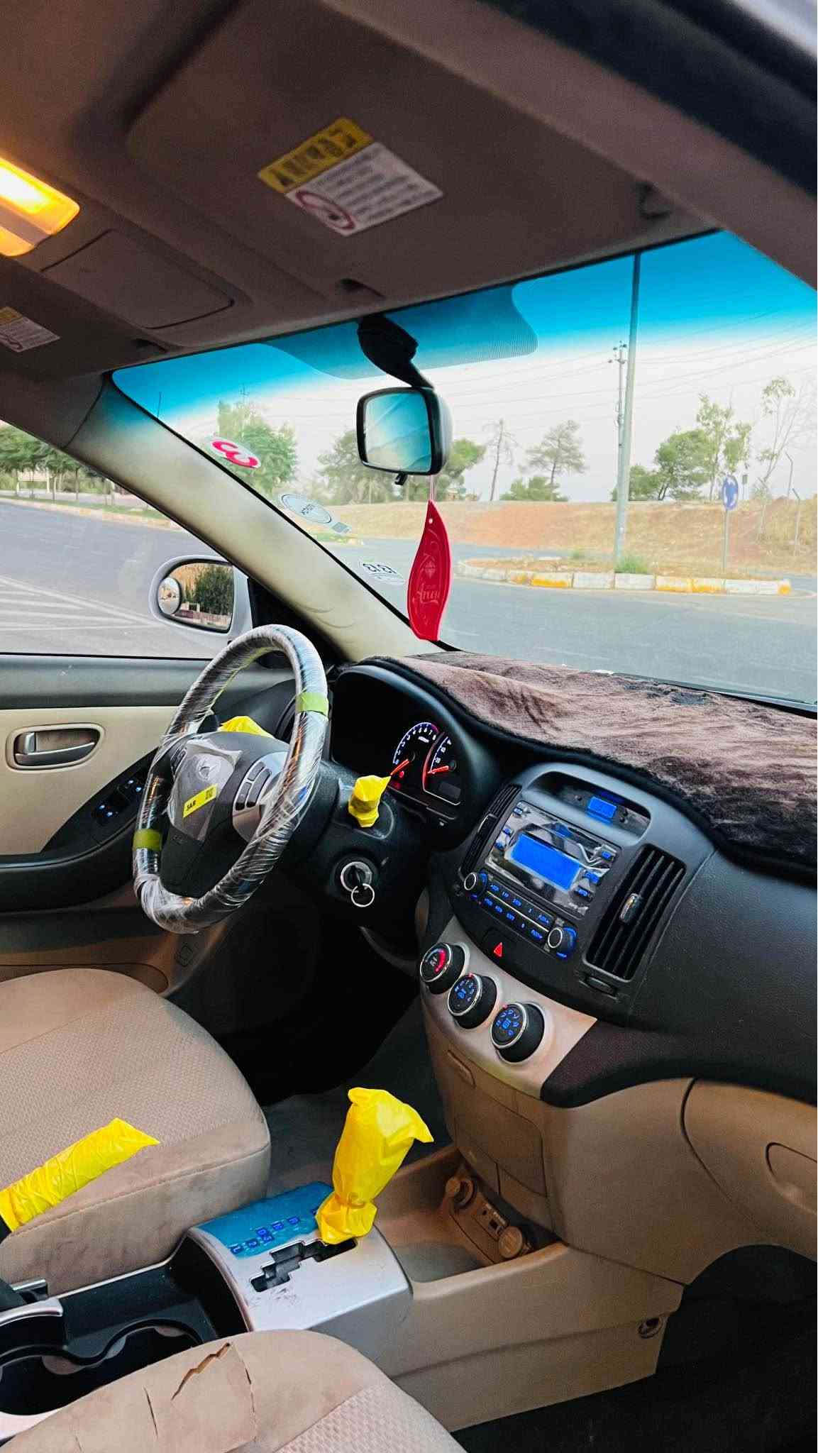 سەرەتا بەناوی خوای گەورە ئەڤانتی مۆدێل 2009کامل مەسرەف کراوە جرکەی تیانیە چرکە و یەک گەڵا بشکێنە کامل جایز سەقف بەشەرت کەڤەر بەشەرت سەرە دەبڵ بەشەرت ئەوەی تۆ بیرت بۆی دەچێت بەشەرت سوکان ڤۆلیۆم چوار ویل و تایەی لۆکی لەژێرە لە ڕەسم چۆنە وەک تریش ئاوایە شوێن کۆیە *********** السليمانية, العراق
