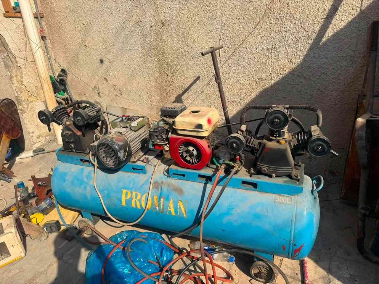 سلام عليكم كمبريسر لبيع  لبيع لتاروستين ولماطورين شغلات  ٤٥٠ رقمالهاتف *********** بغداد حي لعامل
