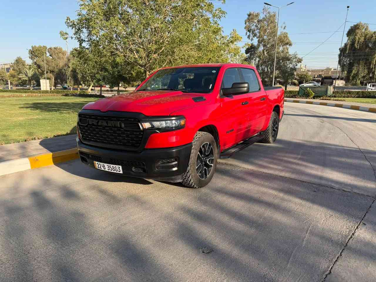 سلام عليكم 
 RAM. 1500 BIG Horn
موديل 2025
مكينه V6 3.600
باب طويل بدي قصير 
رقم اربيل بأسمي تحويل مباشر 
وارد امريكي  حادث خشم البنيد وخشم الجاملغ 
بدون دواخل بدون ايرباك
ماشيه 26000 mi
مواصفات ال بيك هورن 
شاشه جبيره تدعم كار بلي 
حساسات خلفي امامي 
نقط عمياء
باقي المواصفات المعروفه
كير مكينه تبريد صدر ايرباكات بحاله الوكاله  سياره جديده ترقيم علا ايدي   اول مرا سبير منازل. عده كامله 
سياره مكانه بغداد الدوره 
*********** موجود واتساب
