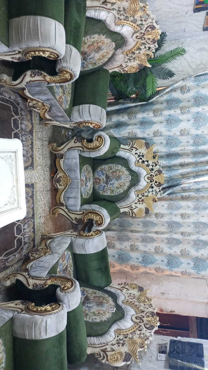 تخم ملكي ١٢ مقعد اخو جديد ثكيل نضافه ١٠٠بل ١٠٠ سعر ٣٧٥ وبي مجال مكاني بياع يوجد توصيل بكروه *********** وتساب

