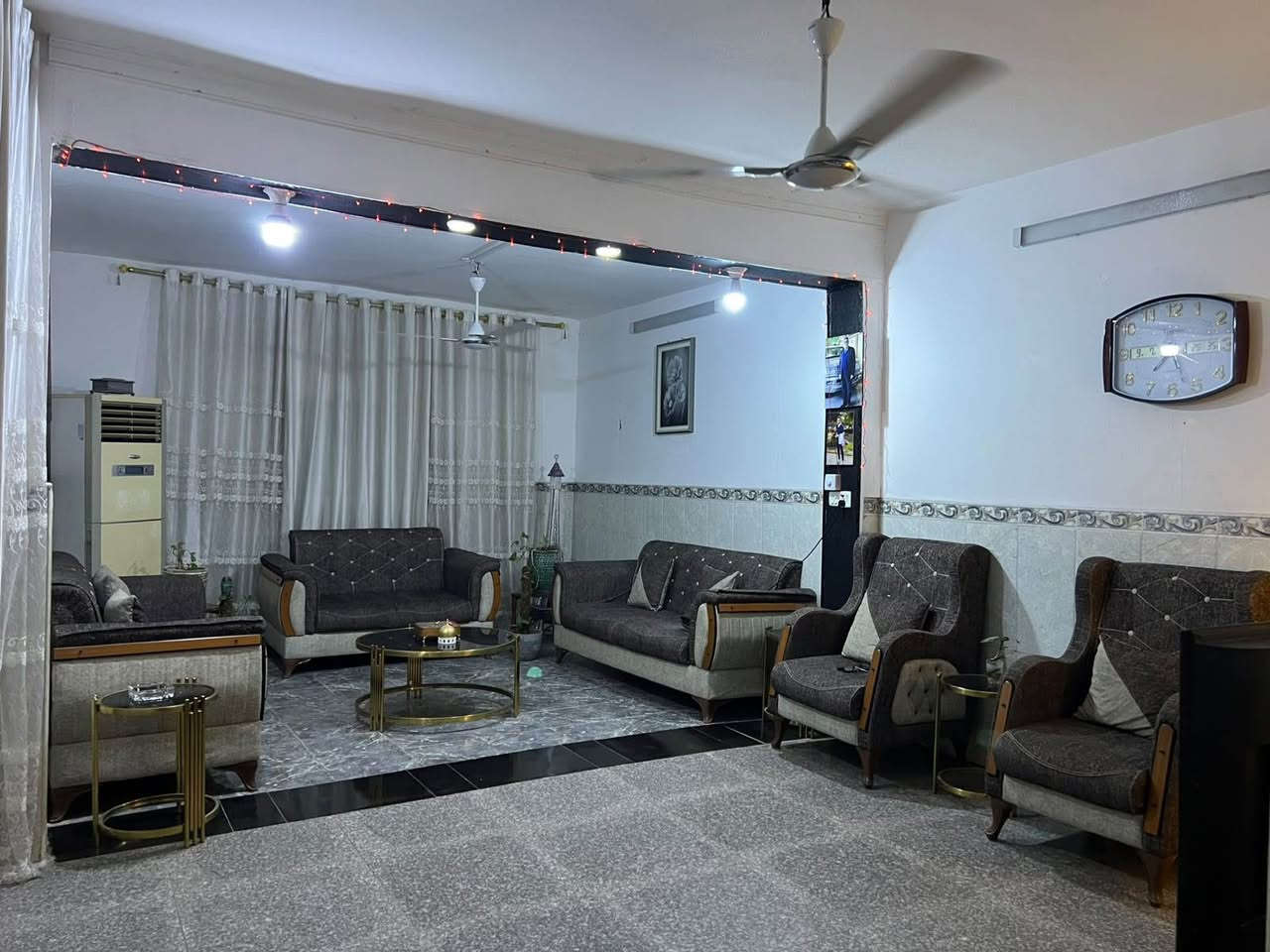 شارع ٨٠ نجف • ٢٢٥م • طابقين