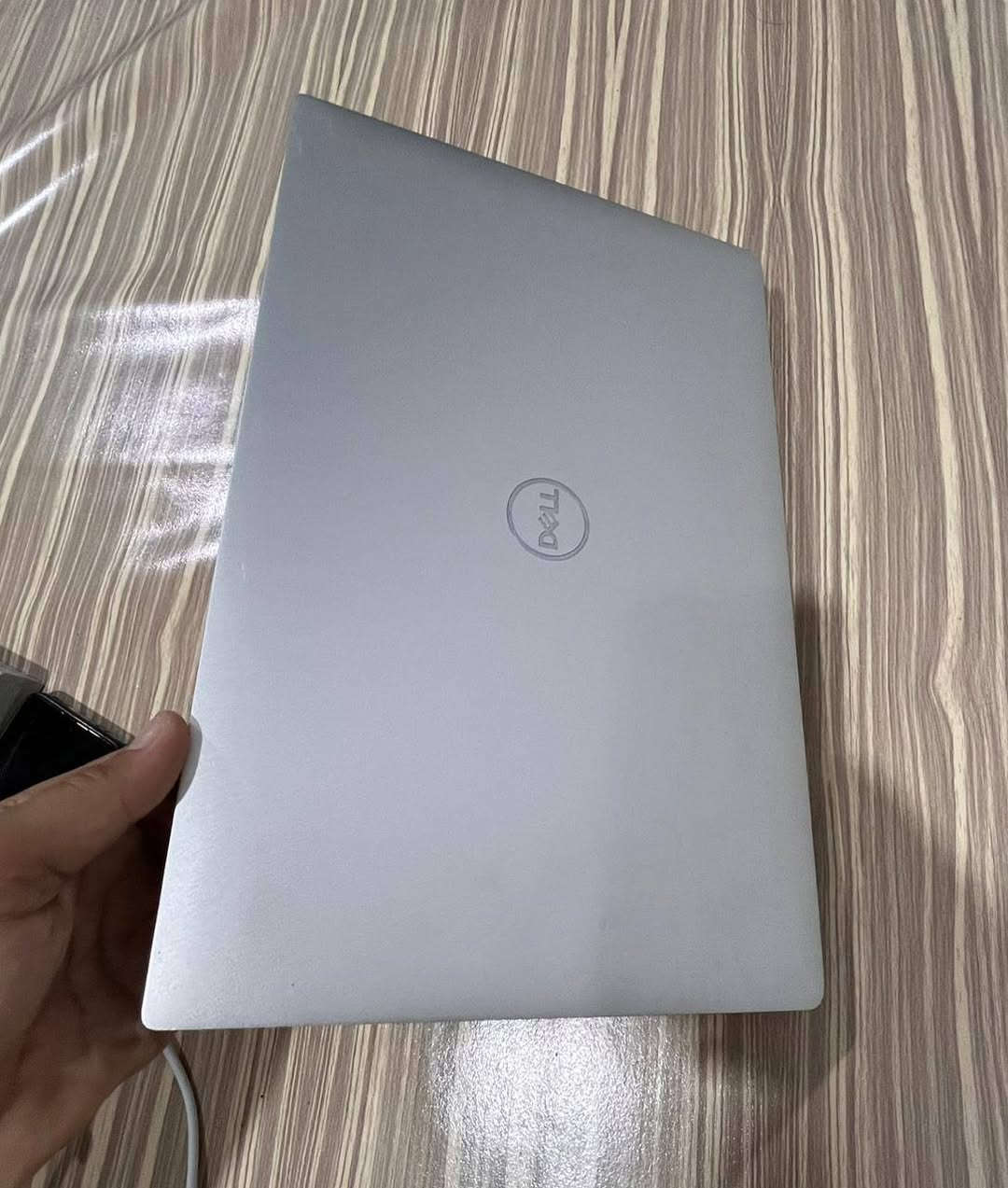 Dell Precision 5540 - جهاز الفئة العليا
المواصفات الاحترافية

المعالج : Intel Core i7 الجيل التاسع H - أداء قوي وثابت

. السرعة: 2.6GHz

. الأنوية: 6 Cores

الخيوط 12 Threads - مثالي للمونتاج والتصميم

والبرامج الثقيلة

. الرام : 16GB DDR4 - قابل للتطوير

. التخزين: 512GB SSD - سرعة إقلاع وتنفيذ عالية

. الكرافيك الداخلي: Intel UHD 8GB

. الكرافيك الخارجي: 1000 NVIDIA Quadro بحجم

4GB - أداء احترافي للمونتاج، الثري دي، الهندسة والألعاب

الشاشة: 15.6 إنج - ألوان مشبعة + حواف نحيفة جداً تعطيك شكل عصري فاخر

. كيبورد عربي / إنكليزي إضاءة خلفية

. منفذ : Type-C Thunderbolt - سرعة نقل عالية ودعم شاشات 4K

ملحقات 
شاحن + حقيبة

السعر:  650 الف قابل للتفاوض 

واتساب: ***********
