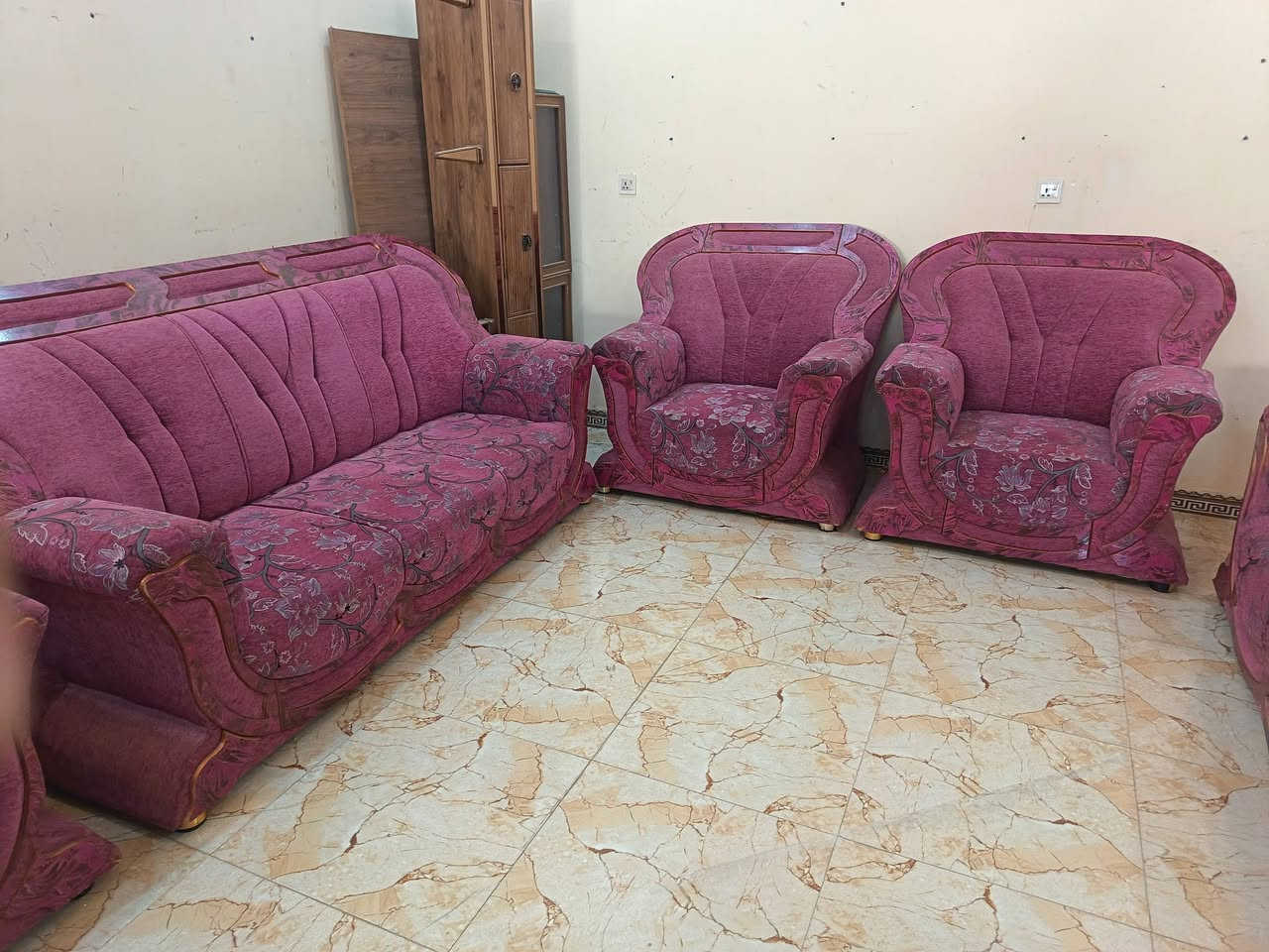 بيع... سريع .....سريع.🚚225الف
معرض ابو عبدالله للاثاث المنزلي 🔥تم وصول وجبه جديده من تخم مستخدم عشر مقاعد خمس ست قطع العنوان تكريت الديوم مقابل مطعم المذاق بلقرب من اسواق الزوبعي للاستفسار خاص او اتصال *********** متوفر وتساب
