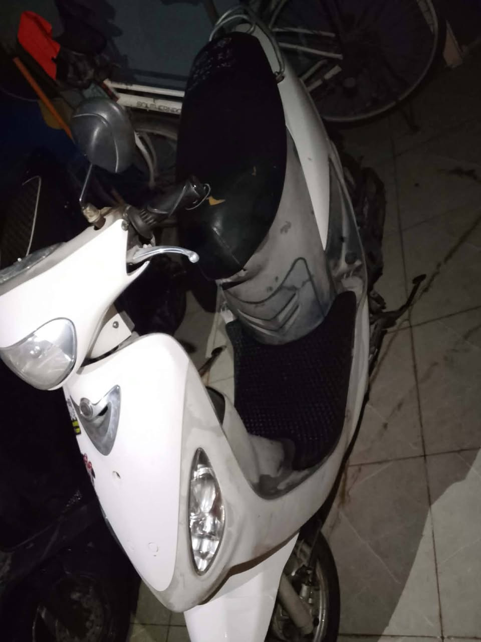 {{السلام عليكم عندي ماكس منغولي للبيع او مراوس مامفتوحه كلشي اصلي بيهه مامبدل بيه شي فقط كفراتهه تجاريه وشويه تعبانات وشخوط بيهن يم اللايت وبيه خيط بخار استوه بادي بيه ((ترهم بيع او مراوس)) السعر// 700// وبيه مجال للاستفسار الاتصال على الرقم»»\\***********// أو مراسله الصفحه}}
مكاني ديوانيه الاسكان
