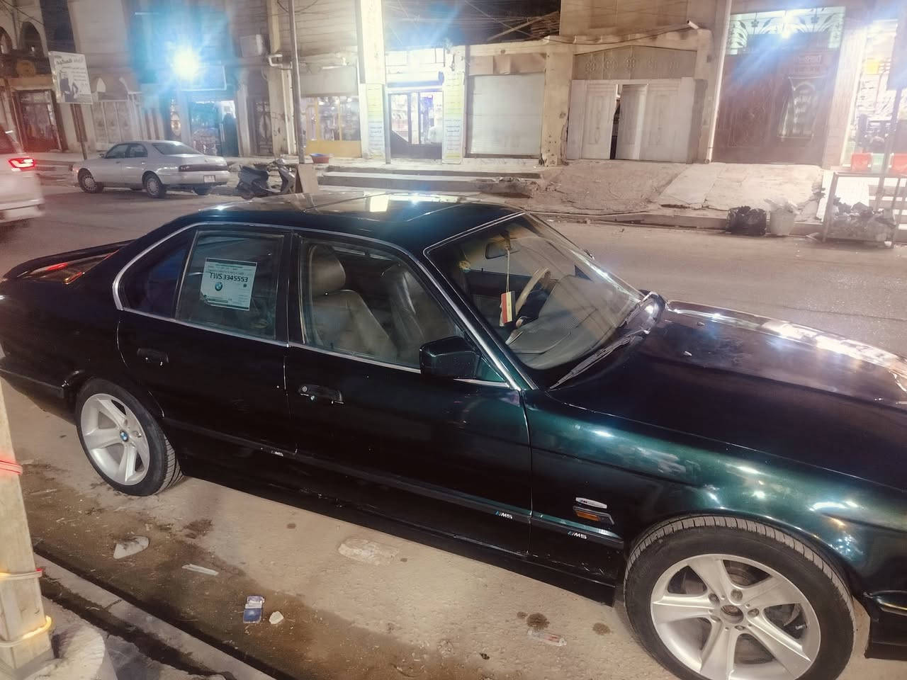 السلام عليكم بي ام 525 مسكر
1992 

احلى من الصوره رقمها ديالى مكانها الناصرية 

السعر 60$وبيها مجال
رقم الهاتف ***********
