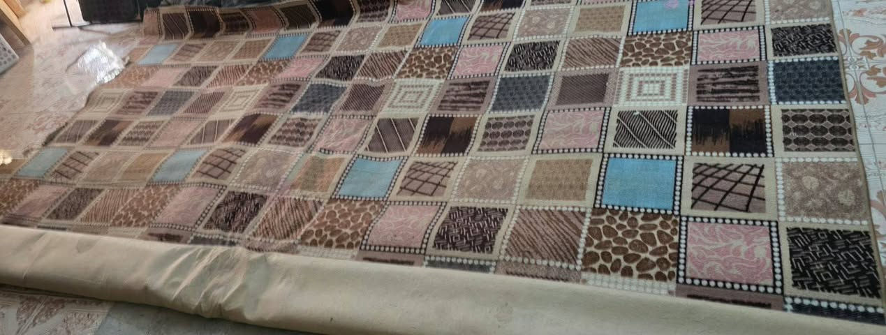 السلام عليكم
كنبار مستخدم للبيع 
طوله وعرضه 6×4
