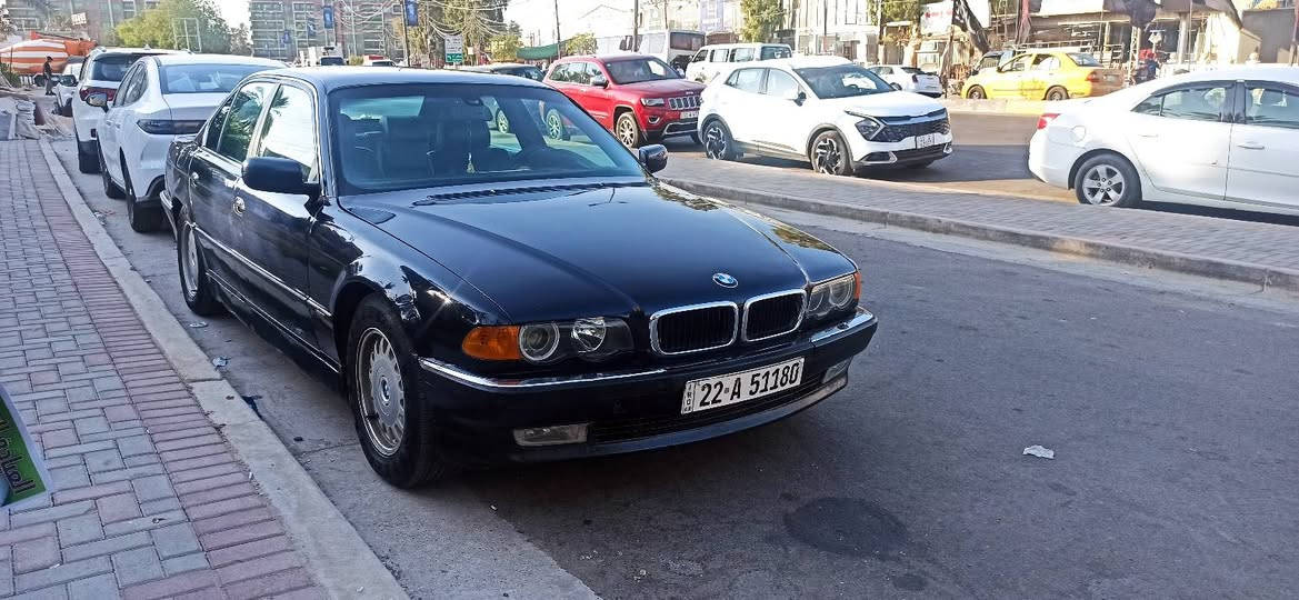البيع بي ام دبليو موديل 96 كاسحه سياره جاهزه من كلشي حجم 740 مكانه بغداد  سعر 70 رقم ***********
