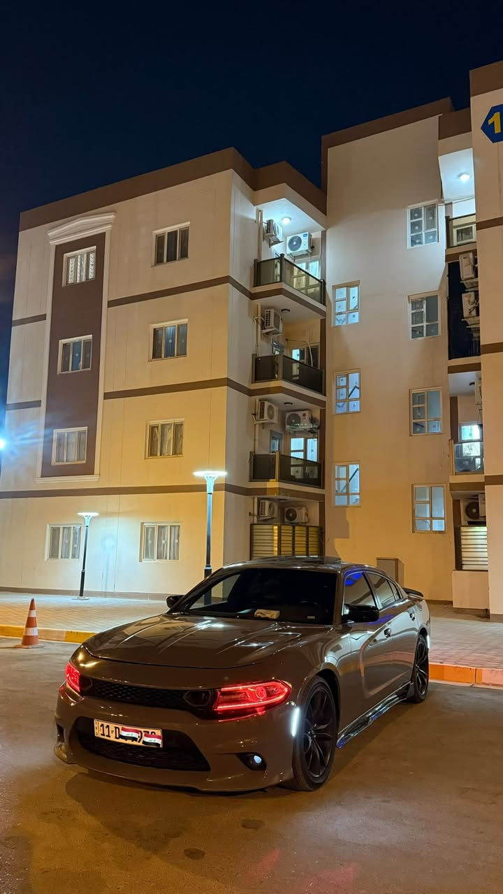 تشارجر SXT • فتحة سقف • ماشي ٧٤٠٠٠