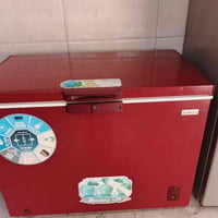 مجمده لبيع سعره 300 وبي مجال قليل حجم 18 قدم الاتصال على رقم 077402451...