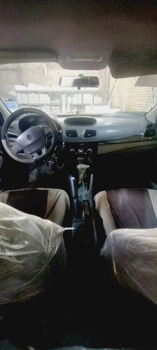 رينو فلونس موديل ١٣ السعر ٤٥ وترهم مراوس
حداديه نص عمر
تبريد عوزه بس غاز 
محور مكينه وكير كورله انسه الصرفيه اقتصاديه
سنويه ساقطه 
من حورتها ما ربطو الفيش مال الكيجات 
ضربتها الجاملغ الخلف السايق ابع مصبوغه حزام 
باتري جديد وياله وتايرات جدد 
درايم شفت جديد السياره حلوه ما متعوبه نصبتها حلوه هذا كا البيها اقره وتصل وانه خادم رقم ***********
