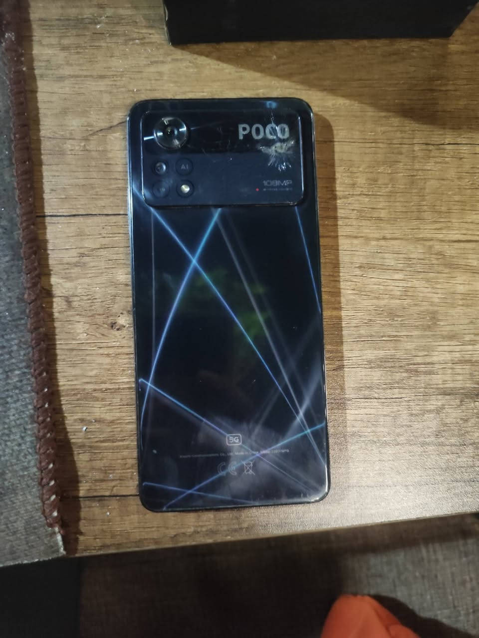 جهاز للبيع
بوكو 4X pro5G 

الشاشة: مقاس 6.67 بوصة من نوع AMOLED، تدعم معدل تحديث 120 هرتز لجودة عرض سلسة وواضحة.الكاميرا: كاميرا خلفية رئيسية بدقة 108 ميجابكسل لالتقاط صور عالية التفصيل.البطارية والشحن: بطارية بسعة 5000 ميللي أمبير تدعم الشحن السريع بقوة 67 واط لشحن الهاتف في وقت قصير.الأداء: معالج كوالكوم Snapdragon 695 الداعم لشبكات الجيل الخامس 5G

العيب الوحيد فقط بظهر الجهاز ومو مفتوح وولا عطل بي 

🛑🛑السعر 
125 الف 
الرقم (***********)
