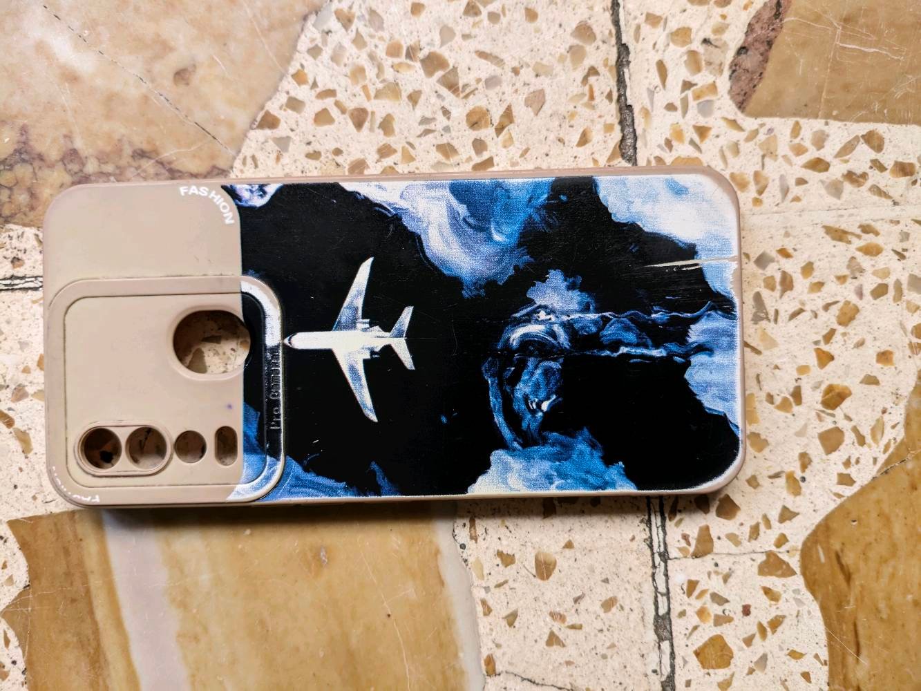 📱 للبيع: Tecno Spark 8T | بحالة نظيفة جداً مع كفر هدية!

أهلاً بكم جميعاً 👋

عرض على هاتف Tecno Spark 8T بحالة فائقة النظافة وأداء سلس وممتاز (موضح بالفيديو والصور المرفقة مع المنشور).

✨ أبرز المواصفات:

💾 الذاكرة الداخلية: 64 جيجابايت

⚡ الرام (الذاكرة العشوائية): 4 جيجابايت

📱 النظافة: الجهاز نظيف جداً وخالي من الشخوط العميقة

🎁 هدية: كڤر رفقة الجهاز

⚠️ توضيح وتبرئة ذمة للأمانة: الجهاز شغال طبيعي وبسلاسة تامة، العيب الوحيد أن الشبكة لا تعمل حالياً، وتصليحها مقدور عليه وبسيط عند محلات السوفت وير والصيانة.

💰 السعر المطلوب: [45 الف] (قابل للتفاوض البسيط) 📍 المكان: بغداد - [االاعظميه مقابل جامع النداء] 📩 للطلب أو الاستفسار، يرجى المراسله على الوتساب رقم ***********