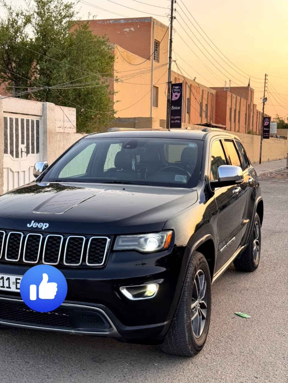 السلام عليكم سياره لبيع جيب شيروكي المديل ١٧ ألون سود رقم بغداد دولي سياره مريكي  فول بصمه محرك ٦  كير مكفول سونار مضح بل منشور سعر ١٦٥ بيه مجال قليل سياره بل نجف ستفسار تصال على الرقم ***********
