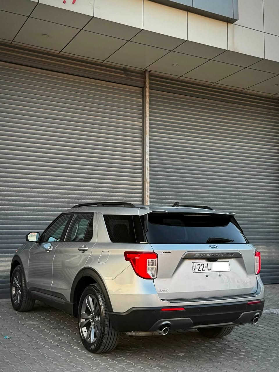 السلام عليكم  
للبيع فقط
‏FORD EXPLORER 2023 
مواصفات XLT
- فول رادار سستم امامي جانبي خلفي
‎كاميرا خلفي حساسات خلفي 
‎بسمه تشغيل بسمه ابواب 
‎تشغيل عن بعد
‎صندق شفت كهرباء
‎- كشنات جلد ابيض و اسود   كشنات كهرباء كشنات هيتر  ستيرن هيتر
‎- ويل مكحل حجم ٢٠ 
‎- مخارج كزوز ظاهرية 
‎- شاحن لاسلكي 
لايتات ليدو زينون بكلايت ليد
‎ ستة وضعيات قيادة
‎محرك 4 سلندر 2.3 تيربو
‎- ماشيه 28 الف فقط  
‎- تدفئة كشنات وستيرن 
‎- كشنات منفصل VIP
7 راكب
تبريد مركزي
‎- حادث السيارة  بنيد صبغ بدون دواخل
السيارة مرقم جاهز
‎للاتصال والاستفسار اكثر 
***********📞
