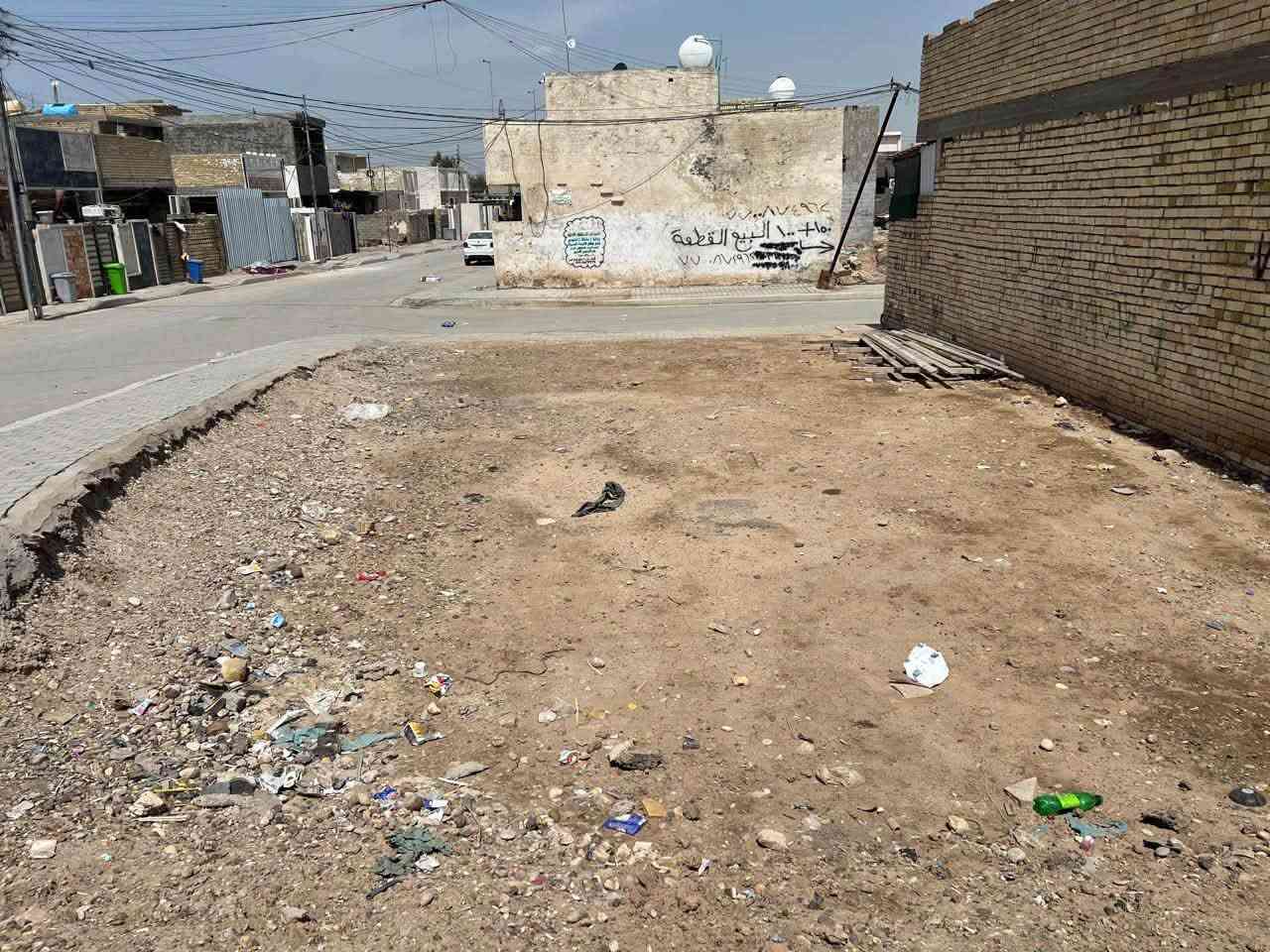 سلام عليكم 
كاع مساحتها 160متر 
الواجه 10
نزال 16
الخدمات كامله ماي وكهربائي ومجاري كامله مكمله المنطقه 
زراعي واقع حال مكاتبه فقط 
العنوان الشعب الجمعيات خلف السده فتحت ملعب مصطفى الوحش  
السعر 25مليون 
موافقه البناء موجوده
الرقم ***********
الرقم ثاني ***********
