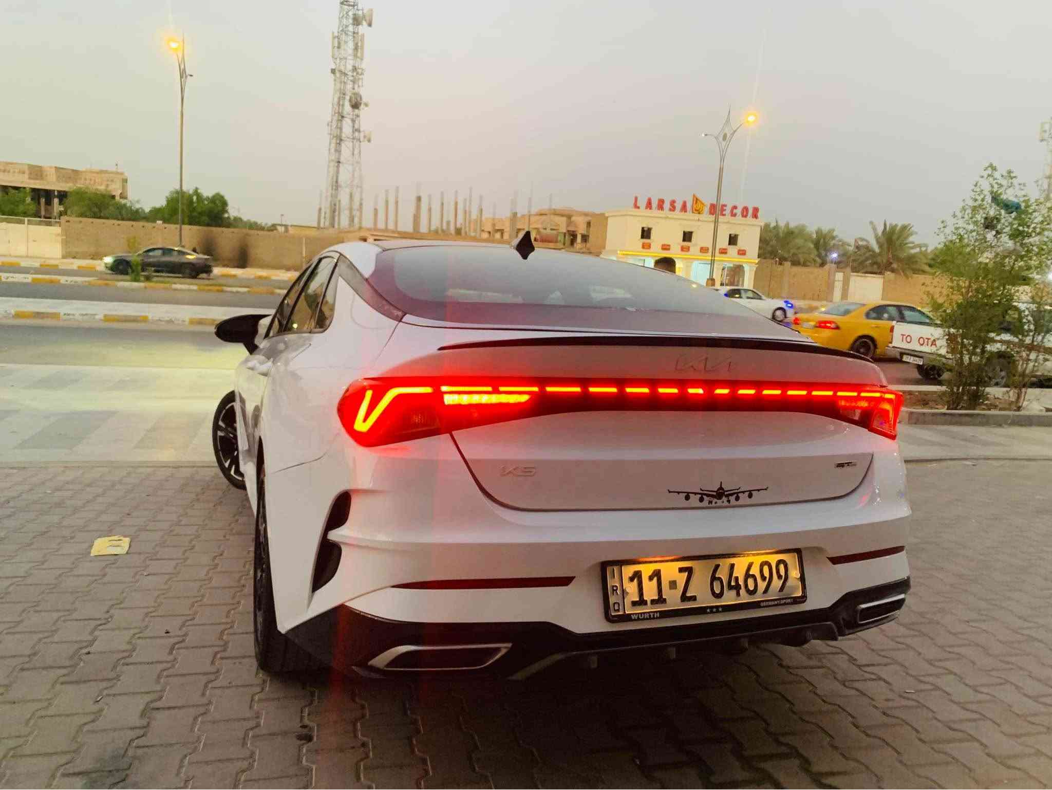 كي فايف مديل 2024 فول  موصفات جيتي لاين
قماره بانوراما
اربع وضعيات قياده
شاشه ابل كار بلي
كشنات كهرباء
جلد مختم 
قياده ذاتيه 
شحن لاسلكي
ترحيب مري 
شاشه ترحيب
حساسات 
رادارات
اوامر صوتيه
سياره ماشيه 39 الف ميل
سياره نضيفه ومال جناي
مبدل بنيد وباب خلف السائق 
بارد بلشواصي بصيط جدآ
طعجه خفيفه بلفخذه بصيطه
السعر 165 وبيه مجال لشراي
المكان الناصريه مركز 
*********** ناصرية, ذي قار
