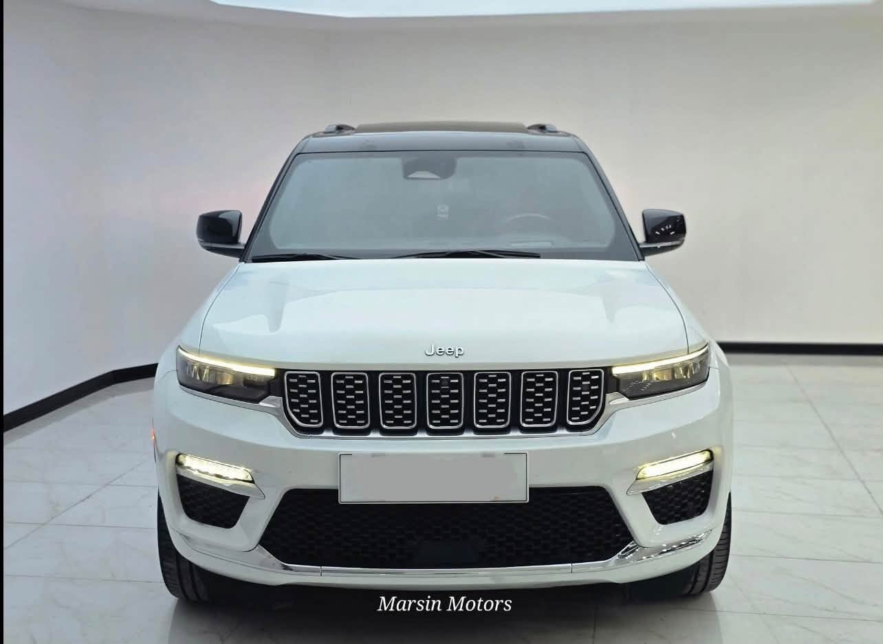 جيب موديل 2022 سومت
فول مواصفات 8 سلندر فورويل جكات 3 شاشات 
المحرك : V8 5.7
ممشى السيارة: 77 الف 
موصفات:
رباعي 4x4
  نظام تعليق هوائي (جكات).
  قيادة ذاتية عند المنعطفات.
  رادار امامي مع مانع تصادم .
  نظام الرؤية الليلية.
  تحذير الخروج عن المسار .
  مستشعر نوم السائق مع نظام التوقف الآلي
  تحذير النقطة عمياء ٥ .
  نظام تحذير عند تجاوز السرعة المحددة.
  نظام عرض المعلومات على الزجاج الامامي (HEAD UP
(DISPLAY
  نظام تقليل الضجيح داخل المقصورة.
  إنارة محيطية.
  شاحن موبايل وايرلس.
  تعديل وضعيات مقود السائق كهربائيا.
  مرايا تعتيم ذاتي.
  المرايا الجانبية قابلة للطي كهربائيا
ظام الصوت من ماكنتوش مع 19 سماعة.
ويل قياس 21 انج .
* سقف بانوراما .
  شاشه كبيرة 10.1 انج .
  شاشة للراكب الأمامي .
  لوحة القيادة بقياس 12 أنج.
5 كاميرات خارجية مع بخاخات ماء للتنظيف.
 كاميرا للمرأة الداخلية.
  تصوير حراري ليلي .
  المصابيح الأمامية زنون .
  كشافات الضباب زنون .
  دخول ذكي.
  بصمة على 5 ابواب للدخول الذكي.
  تشغيل عن بعد .
  الصندوق الخلفيي كهربائي .
  فتح الصندوق الخلفي مع حركة القدم.
  فرش المقصورة الداخلية من الجلد الطبيعي الفاخر.
  اضافات من الخشب الطبيعي للمقصورة الداخلية.
  ذاكرة لحفظ وضعيات الجلوس للمقاعد الأمامية
  مساج للمقاعد الامامية .
  المقاعد الأمامية كهربائية .
  المقاعد الأمامية تبريد وتدفئة .
  المقاعد الخلفية تدفئة وتبريد .
  ستائر للشبابيك الخلفية.
  انارة داخلية LED متعددة الالوان .
  حساسات امامية وخلفية .
  5 راكب .
  مكيف خلفي مع وحدة تحكم منفصلة .
  تدفئة مقود القيادة.
  مانع تصادم خلفي .

مكان السيارة اربيل 📍

للاستفسار: (***********) (***********)

نص مكتوب في الصور:
- Marsin Motors
