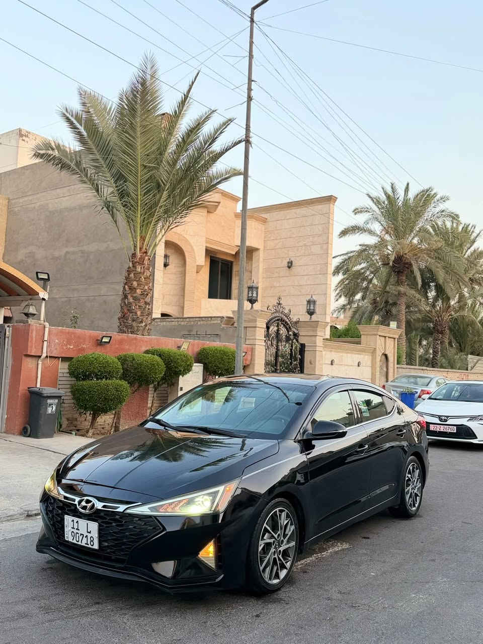 السلام عليكم 🙋🏻‍♂️❤️
للبيع هونداي ألنتره موديل 2019 فول مواصفات Limited رقم بغداد دولي بأسمي تحويل ثاني يوم السياره كير At مكينه 2000 دوش وارد أمريكي ضررها ثلاث قطع كما موضح بالصور بدون شواصي سياره جاهزه ماشيه 93 الف 
مواصفات لمتيد أعلى فئه 🚘
فتحه سلايد 
بصمه تشغيل بصمه أبواب اشاير ترحيب 
شاشه كبيره لمس كامره دواره نظام خرائط GPS 
كشنات تدفئه تبريد داخلها جلد لون عسلي 
كشن السائق كهربائي كشن خزن ميموري ثلاث وضعيات 
استيرن جلد تدفئه 
ويل كب كروم 
بصمه صندوق 
ثلاث انظمه قياده سمارت ونورمال وسبورت sport 
رادارات واشاير بالمري 
شاحن واير ليس لاسكلي 
سماعات دمام انفنتي 
للأستفسار *********** أسيا ➡️

            *********** عراقنا ➡️

أبو علي مكاني بغداد ألبياع السعر 109 وبيها مجال 🌸🌹
