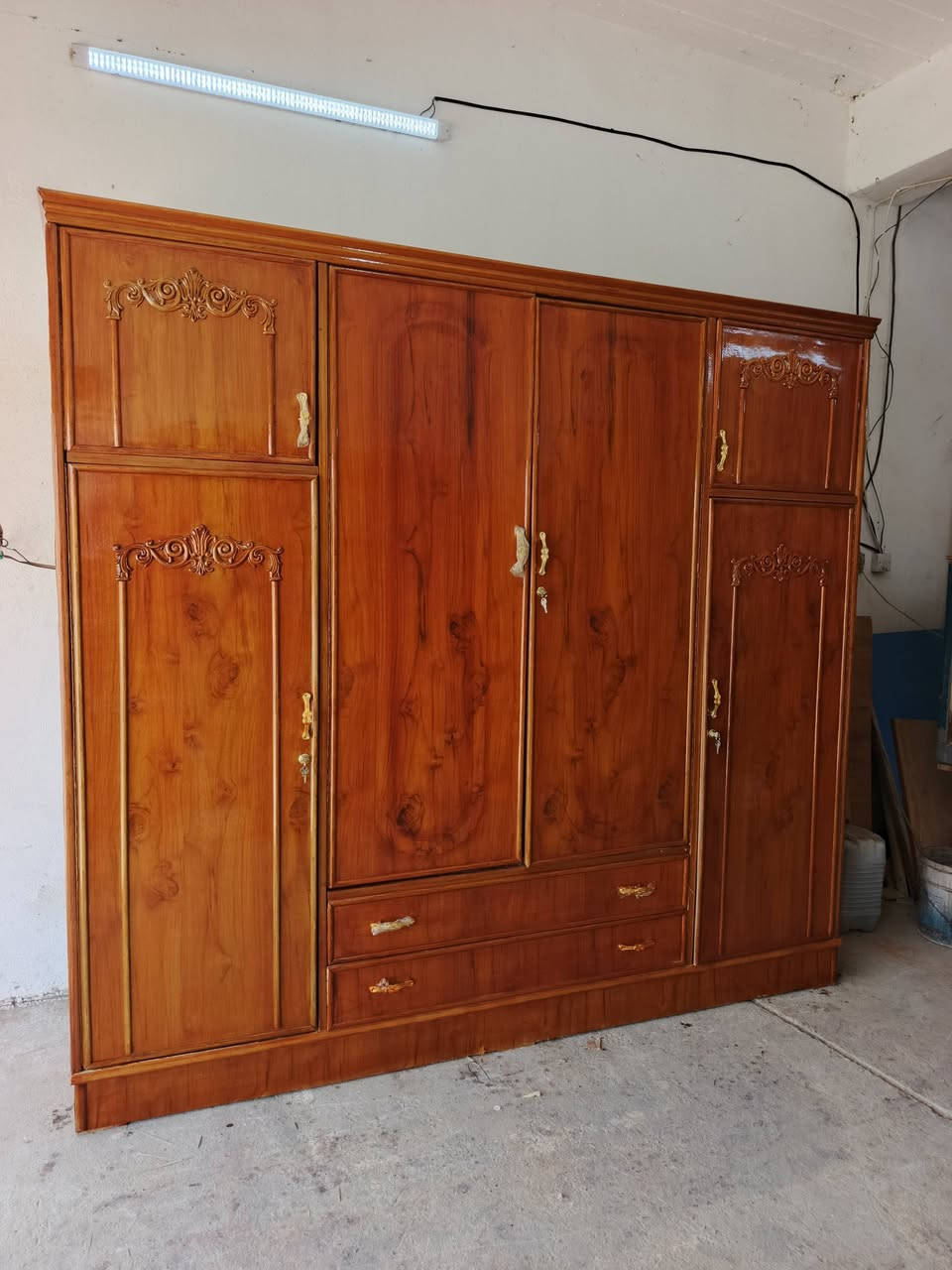 كنتور 4ابواب مستعمل طابقين صاج حطاطه الرمادي الصوفيه قرب مطعم قصر الابيض السعر 250بي مجال واتساب ***********

