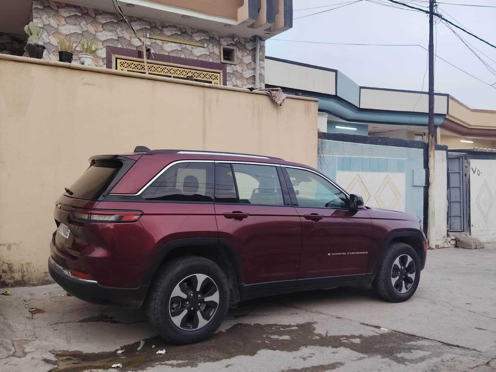 جيب هايبرد موديل 2024
مكانها موصل 
السيارة كلين تايتل بدون حادث 
بالعراق صار بيها طخه بسيطة بالجاملغ الخلفي مثل ما موضح بالصور بعدها ما مصلحه
السيارة لمتد ٣ شاشات 
ماشية 38 الف ميل
سيارة خير من الله ما ناقصها شب نصبتها حلوة 
السعر جوا السوك 310 وبيها مجال 
للاتصال 
***********
