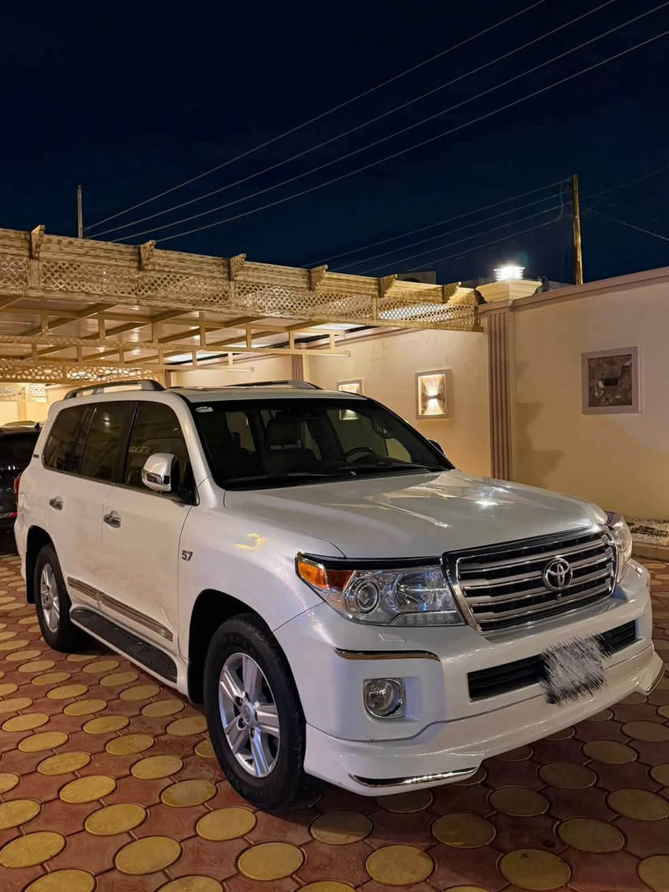 لاندكروز  2015.  VXR  محرك 8 سلندر 5700 فول مواصفات داخل قرميدي 
كفاله عامه من صبغ وفتح وتبديل ملاحضات جداً بصيطه 
تخم تاير جديد صدر جديد رقم بغداد 
ترهم مراوس 

غير متواجد عالنت اتصال فقط.  ***********
