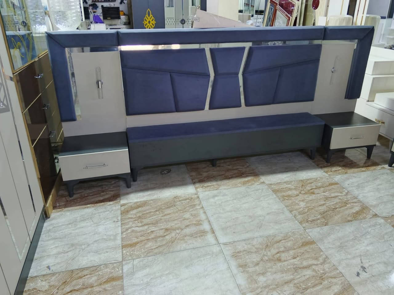 غرفه للبيع اخو جديد كلش نظيف سعر ٨٠٠ بيها مجال شراي تعال خاص عنوان كركوك

العنده غراض للبيع راسلوني *********** او اتصال ع رقم
