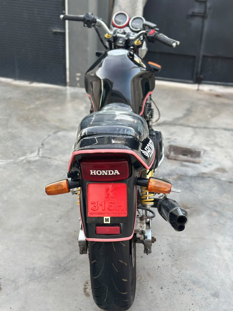 سلام عليكم CB 400✈️🔥 كير محرك شرط ما مفتوح كهربائيات كامل شلعه تخبل🔥
تايرات نضيف دسكات جدد سعر 14$ وبي مجال 

مكاني كركوك ***********
