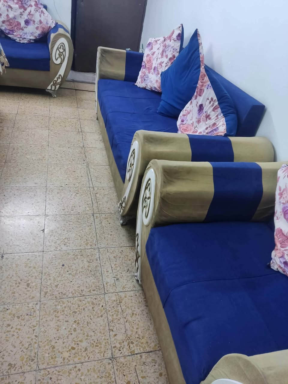 كنب • ١٠ مقاعد • الكرادة بغداد