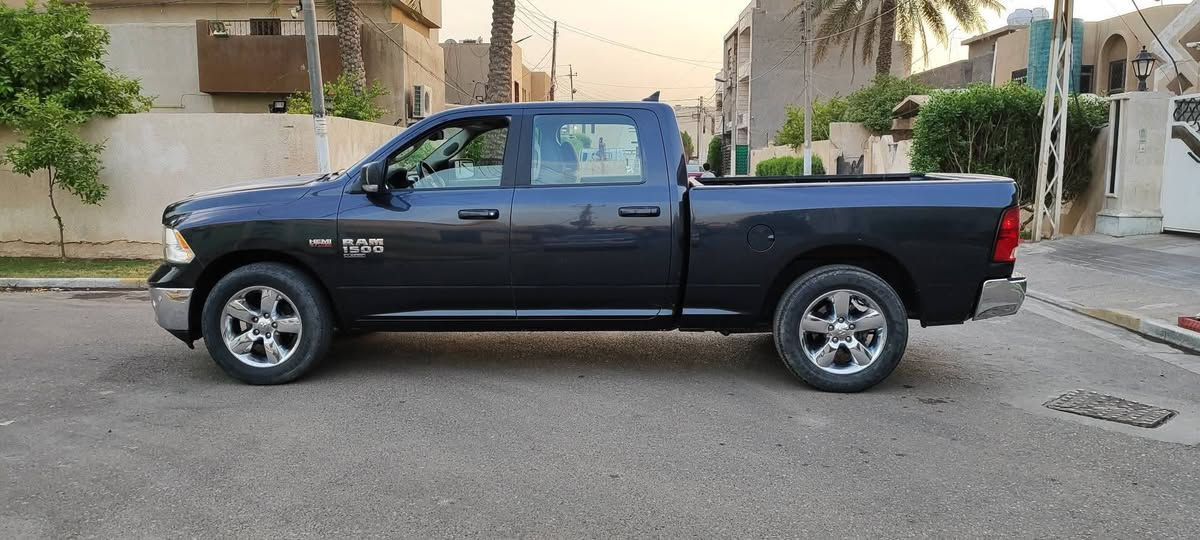 سلام عليكم... 
بيكم رام 2019 وارد امريكي فئه كلاسك
حادثهه جدا بسيط باب البدي الخلفي
محرك 5700 
رقم بغداد
مكان سياره بغداد حي الجهاد الاطباء
سعر 170ورقه
للاستفسار
***********
