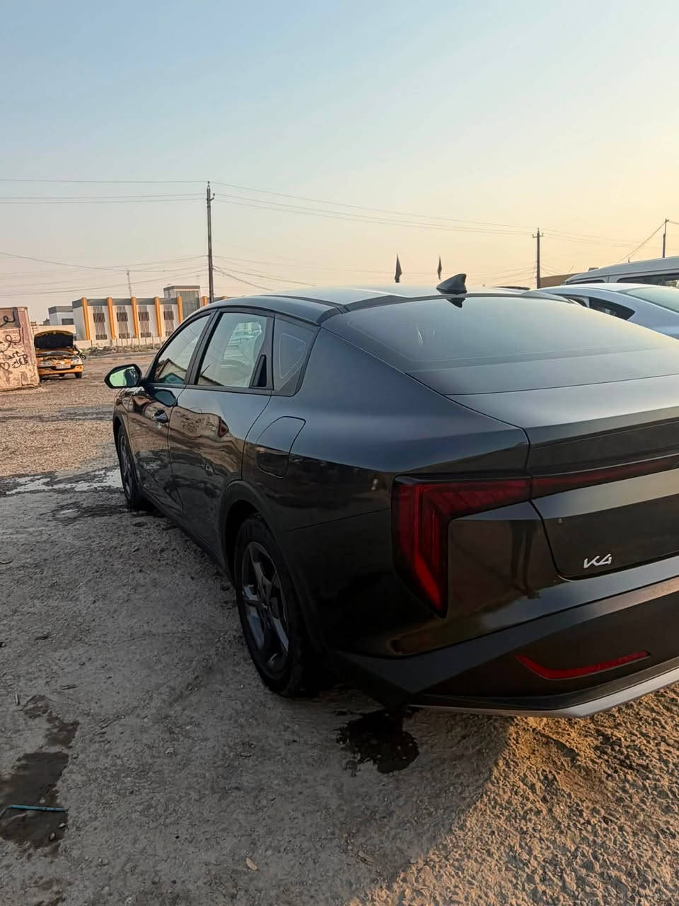 السلام عليكم
KIA K4 2025 

لون فيلي (اسبنتي) 

المواصفات 

محرك 2000 دوش  

بصمة 

تشغيل عن بعد 

ترحيب 

شاشه دجتل متصل 

دخول ذكي 

بكلايتات لد

شاشه جبيرة 

اوتو هولد 

كامرة دواره 

بصمه صندوك 

سايد بريك كهرباء 

رادار امامي 

رادار جانبي 

رادار خلفي 

لد امامي 

لد خلفي 

تحديد مسار 

توقف ذاتي 

اوتو ستوب 

وضعيات قيادة نورمال وسبورت 

وبعد بيها هواي مواصفات 

حادث دعامية فقط 🔥🔥🔥🔥

سيارة جاهزة وكاملة وبآسمي ورقم بغداد ترقيم جديد 

السعر177 ورقة وبيها مجال كلش بسيط 

مكاني بغداد الزعفرانية 

للاستفسار الاتصال ***********
