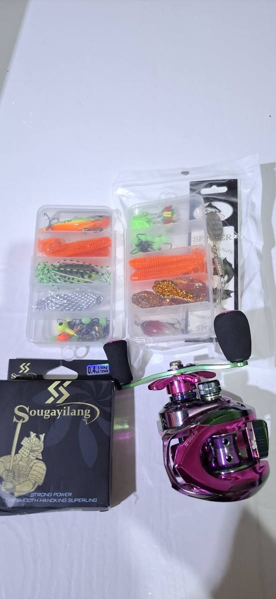 عدة صيد متكاملة من Sougayilang الأصلية 🎣🔥
العدة كاملة وجاهزة لرحلات الصيد، وتضم:
​قصبة صيد متينة وعملية.
​مكينة صيد احترافية ذات أداء عالي.
​مجموعة طعوم صناعية متنوعة وملحقاتها الأساسية.
​حقيبة حمل متينة تحمل شعار الماركة لسهولة التنقل.
​للطلب أو الاستفسار يرجى مراسلة الصفحة أو التواصل عبر:
​واتساب: ***********
