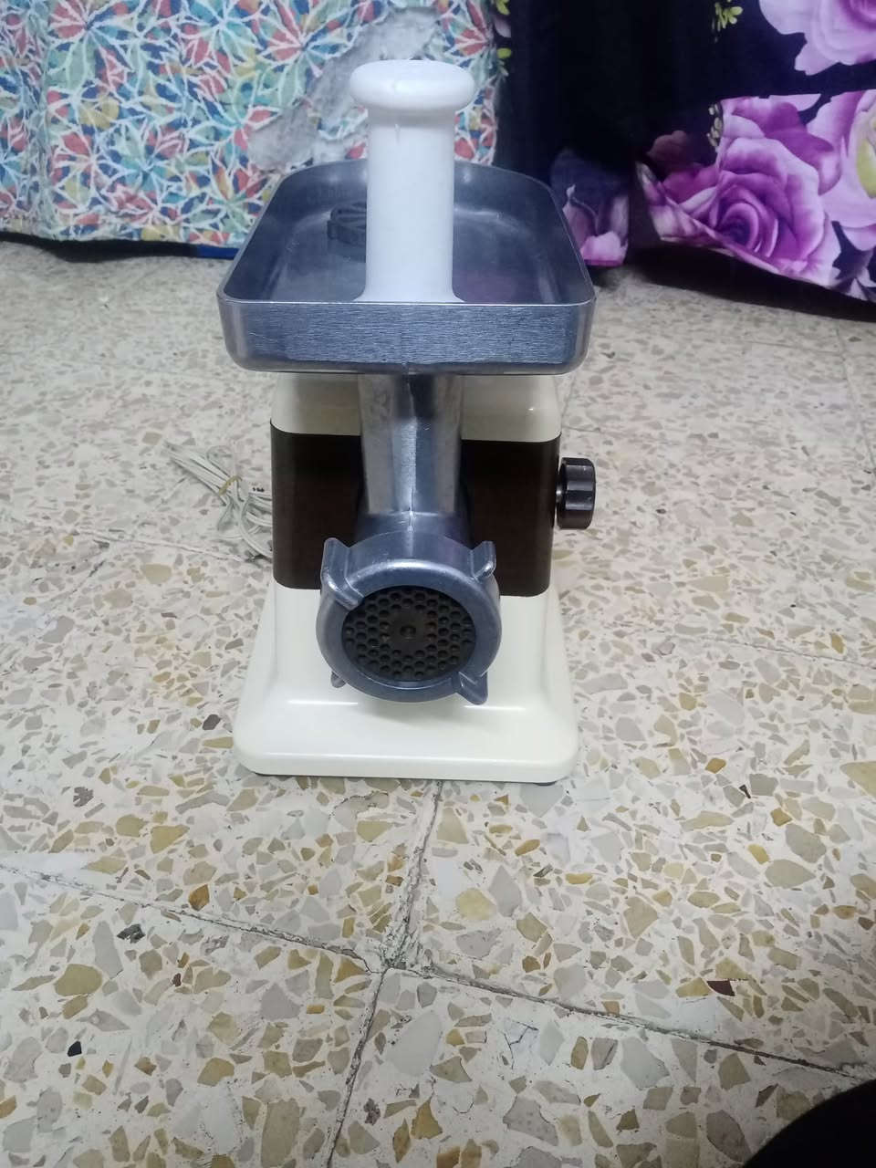 السلام عليكم
مثرامه مال لحم (Toshiba) (National) استيراد المنشأة العام للتجارة العراقيه
الشراي يراسلني خاص او على الرقم ***********
مكاني بغداد الشعب
يوجد توصيل لكافه المحافظات
