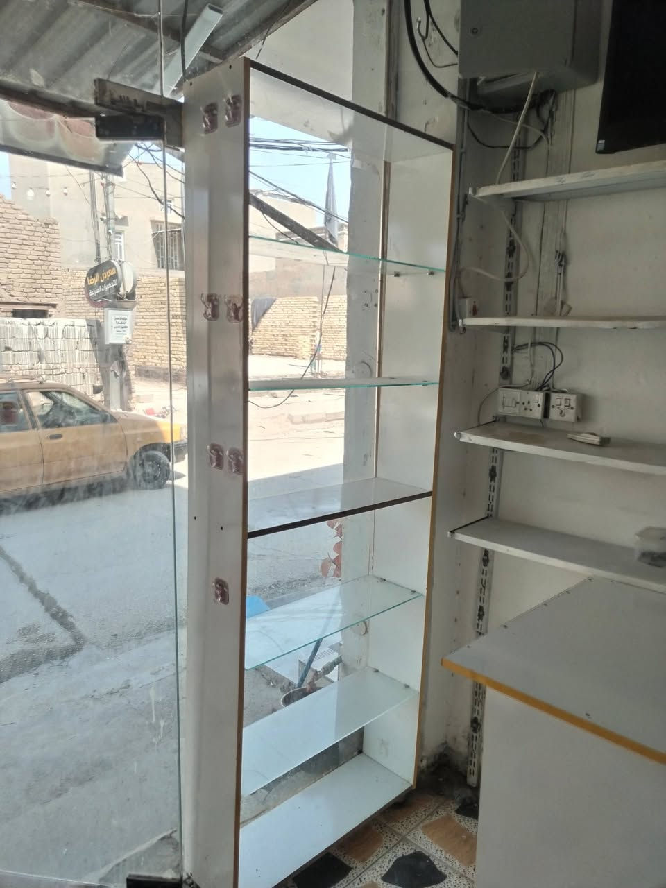 #للبيع
جام خانة ورفوف وفاترينات

#المكان
شارع الخنساء

للاستفسار / ***********
