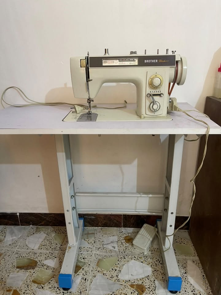 مكينة برذر 
نظيفة كلش هي وميزها 
مكانها بغداد الرصافة 
***********
