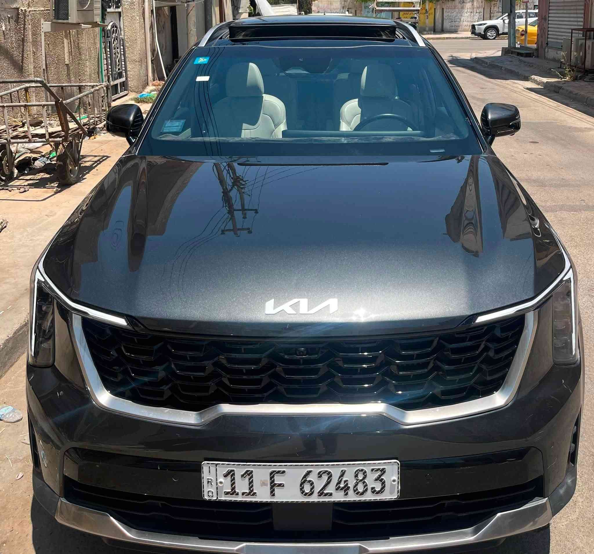كيا سورنتو 2025 X-PRO SX برستيج اعلى فئه
هايبرد 1600 تيربو 
اللون رصاصي حادثها كما موضح بالصور 

‏‎فووووووووول مواصفات
‏1-‎داخل بيجي  
‏‎2-بصمه
‏‎3-بانوراما
3_سقف سيارة كنتارة وليس مخمل 
‏‎4-بصمه ابواب
‏‎5-ترحيب عند الاقتراب
‏‎6-تشغيل عن بعد
‏‎7-اشاير بالمري
‏‎8-كشنات جلد 
9-تدفئة و تبريد كشنات
‏‎10-تدفئة مقود2طكة
‏‎11-دشبول متغير الالوان
‏‎12-حكمات ستيرن+شفتات
‏‎13-قياده ذاتيه
‏‎14- مثبت سرعه
‏‎15-صندوك كهرباء
‏‎16-تحكم بأضاءة الدشبول
‏‎17-هاند بريك دكمه
‏‎18-حساس خلفي
‏‎19-اوتو هولد
‏‎20-وضع قياده (نورمال وسمارت وسبورت)
21-كامرات عدد 6
‏‎22-رادار تنبيه عند فتح الباب
‏‎23-رادار تنبيه عند الرجوع توقف ذاتي
‏24-‎رادار امامي توقف ذاتي
25-كشنات خزن ميموري
27-مري شفط
28-شحن هاتف لاسلكي
29-شاشة متصلة مع العدادات
30-كامرة 3D
31-كامرة من تفتح اشارة 
تشتغل بالشاشة
32-حساسات امامية
ماشيه 37 ميل حقيقي 

🛑 السعر 250 

مرقم بغداد  بسمي 
السيارة بيها نضام كامرارت مراقبة نوع Ddpai z60 
6كامرات 
العنوان :بغداد الدوره 

رقم صاحب السيارة 

***********
 بدون مراوس
