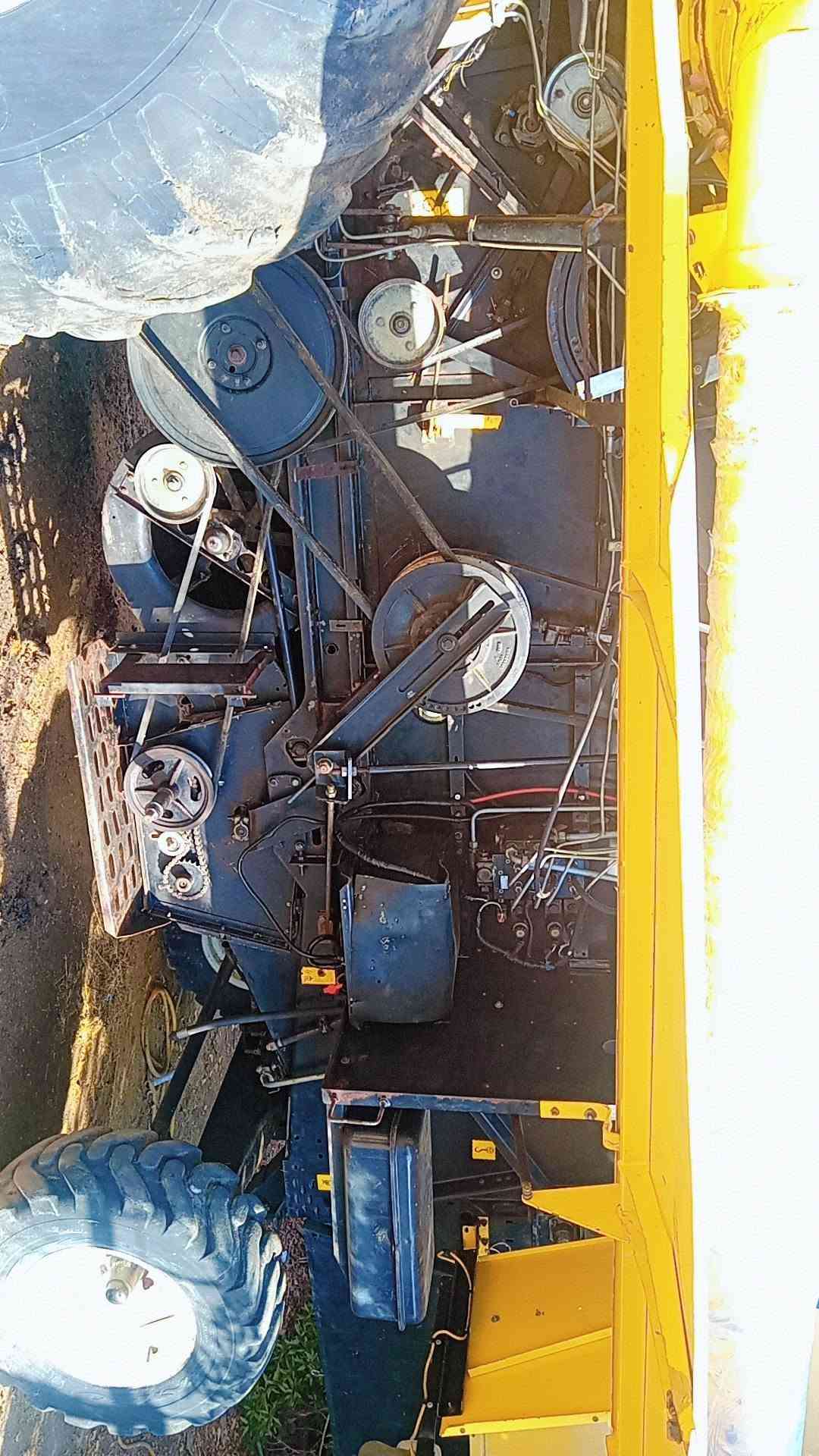 للبيع حاصده نيوهولند TC حجم4050 سنويه ورقم شمالي انكليزي تحويل أتريد وكاله مكينه وضع عل الشركه محرك مكفول كير وهوزنات شركه جاهزه للعمل التفاصيل أكثر اتصل على الرقم *********** العنوان نجف ناحية العباسيه
