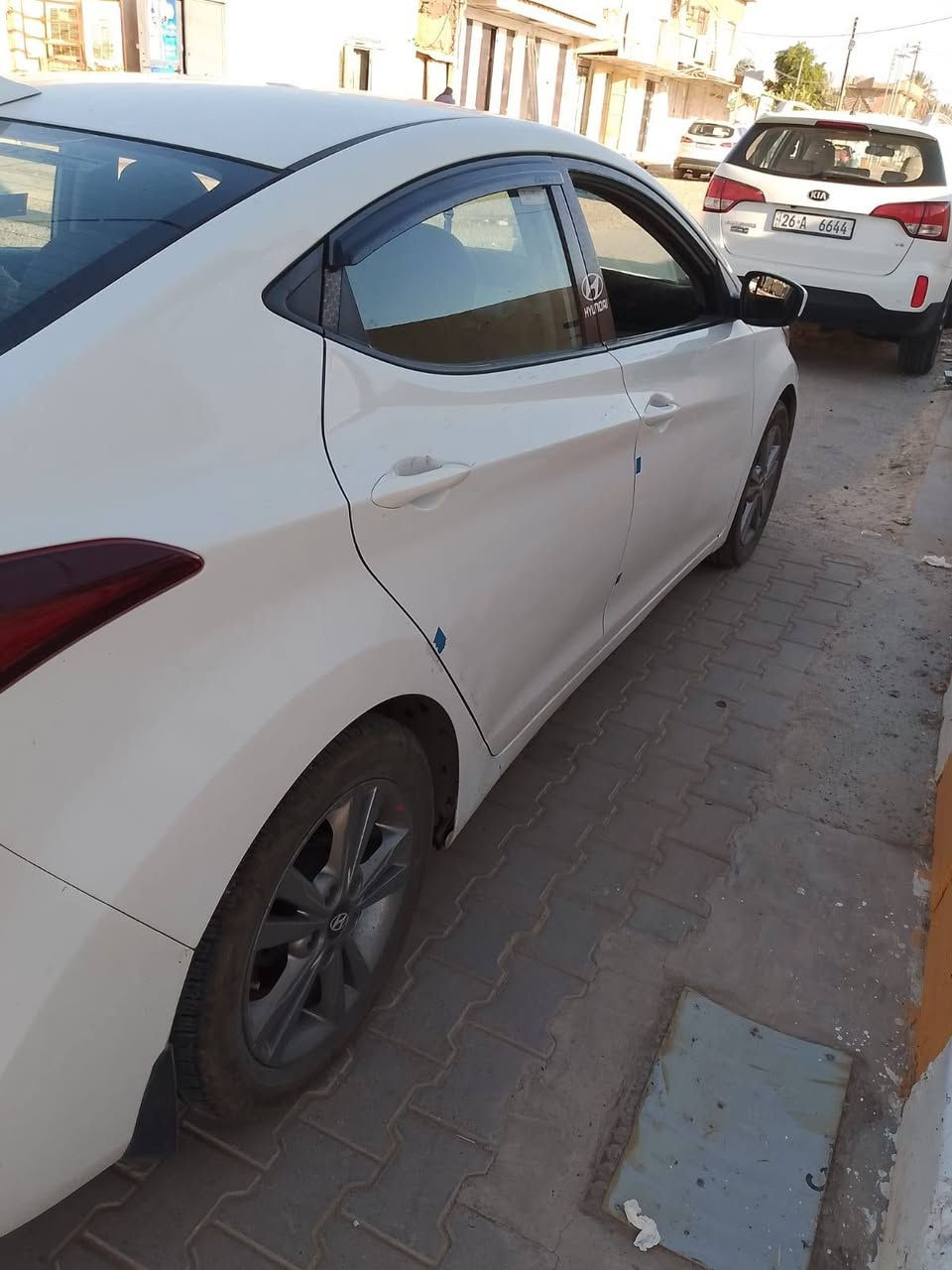 النترا 2015 امريكي مكفول من الصبغ حتى الدعاميات بيها بارد بالباب الخلفي وشويه تكحيل
 ثلاث انظمه قياده وايكو ومثبت سرعه
  محرك 18دوش كير صدر تخم تاير
‪ السعر 108 وبيها شويه مجال
 ‏‪ تبريد تتفئه كهربائيات كلها شغاله
 هزه للشهر الثاني ياله تسقط والسنويه لل2028
 ***********
