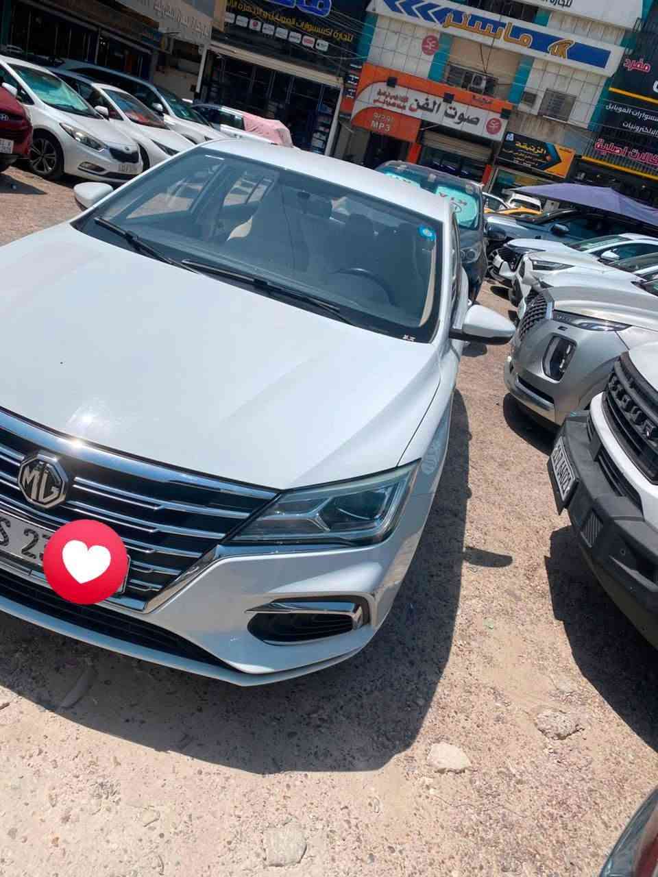 السلام عليكم
Mg 5 2023 
رقم بغداد الجديد 
ماشية 78 الف كم 
مواصفات السيارة 
ويل 17 
شاشة لمس مع دعم Apple CarPlay 
مكيف هواء امامي خلفي 
مثبت سرعة.
حساسات إضاءة.
مرايا كهربائية.
وسائد هوائية أمامية.
نظام ABS وEBD وESP للثبات.
نظام مراقبة ضغط الإطارات (TPMS).
مثبت مقاعد أطفال ISOFIX. �
السعر المطلوب 85 ورقة وبيها مجال 
***********
