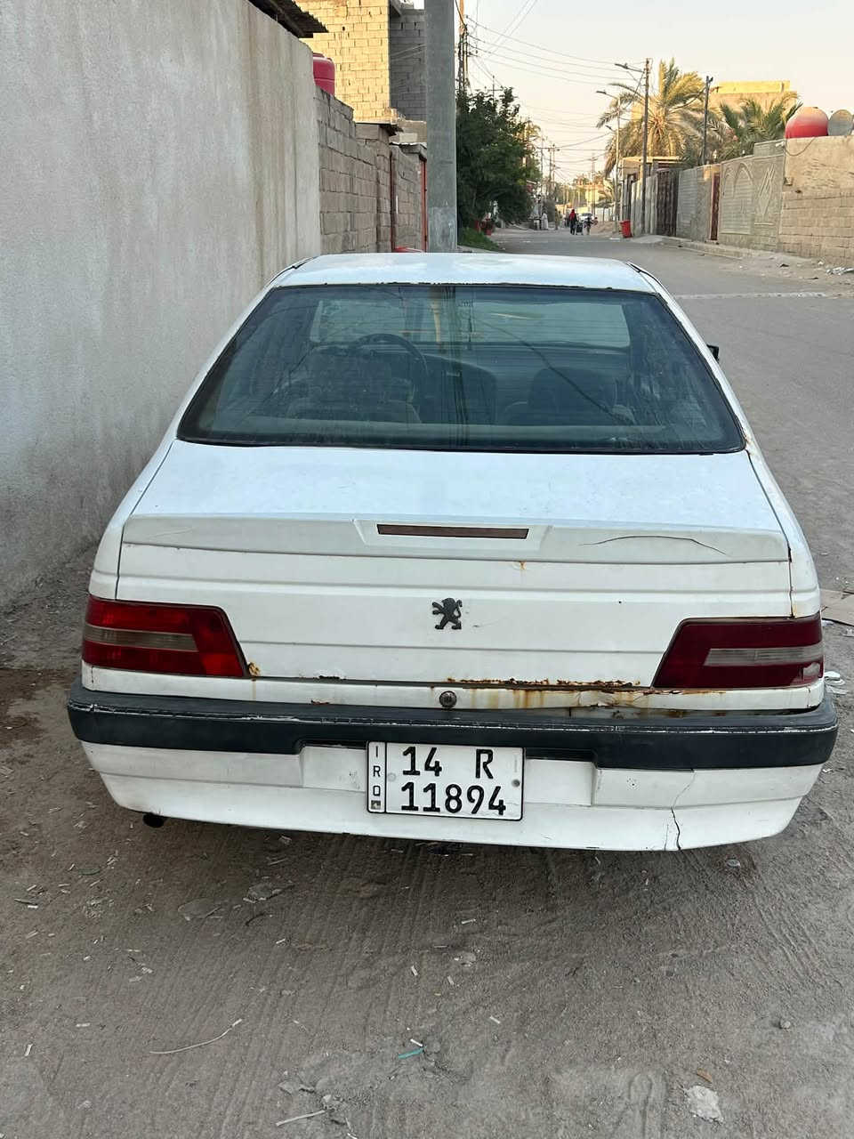 بيجو 405 موديل 14 للبيع
سعرها 25وبيها مجال 
بصره/ آبي الخصيب/ محيله
***********
