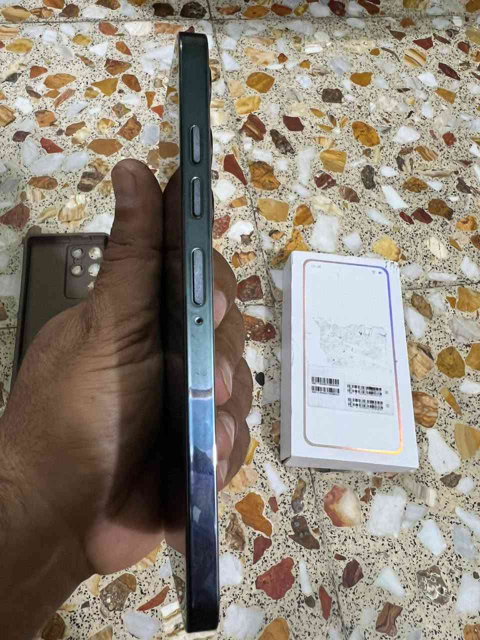 موبايل ١س ٢٥ التره كامل ملحقاته فيتنامي مواصلي مقلد استخدام قليل طك فلين سيم كارت ماامخلين بي الجهاز رايده ١١٠ مجال بصيط رقم موبايل ***********
