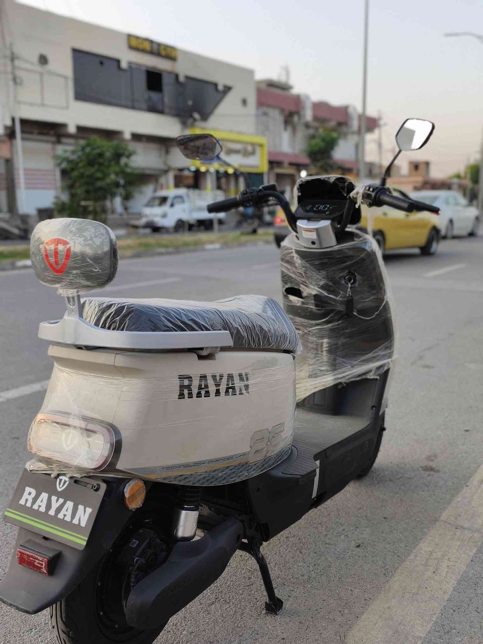 دراجه شحن
RAYAN C2 2025
الراجه جديده
6 بطاريات كبار كرافين شرط 
شاشه ديجيتال
لايتات عالي ناصي لد
نظام رماش 
اشاير لد 
دبل اشاره 
نظام بارك P
3 نمر 
بريكات دسك هايدروليك امامي وخلفي 
دراجه جديده ما بي اي نقص 
السعر 950 وبي مجال 
المكان ديالى جلولاء 
استفسار ***********
