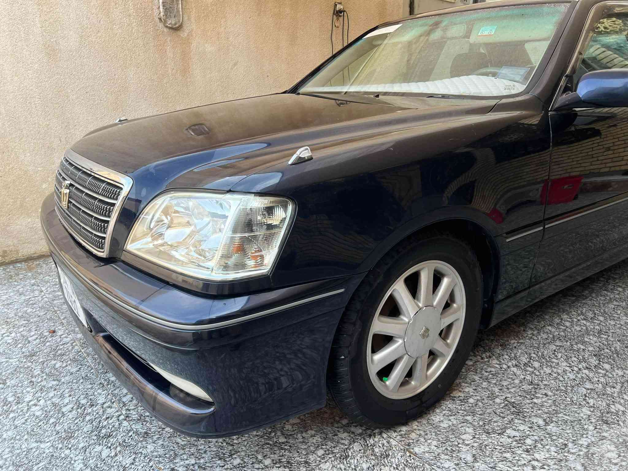 كراون ملكـه للبيــع
رقم بصرة انكليزي بسمي تحويل ثاني يوم
لون نيلي  
 كفاله من الگص ونقل الجثه . 
فرا سستم كامل صبغ جاملغات خلفية ولقمارة  بيها ضربه جاملغ خلفي ومصلح 
متعوب عليها السياره  
حدادة كير مكنية جديد 
 بدون جراد . .
 شاصي 71 مكينه ففي تي
تحوير وسام المالكي 
داخل بيجي
2 دكم 
تدفئه تبريد
 تخم تاير  جديد 
مكينه كير كله جديد 
السعر95 مع مجال لشراي مكاني البصرة رقمي ***********
