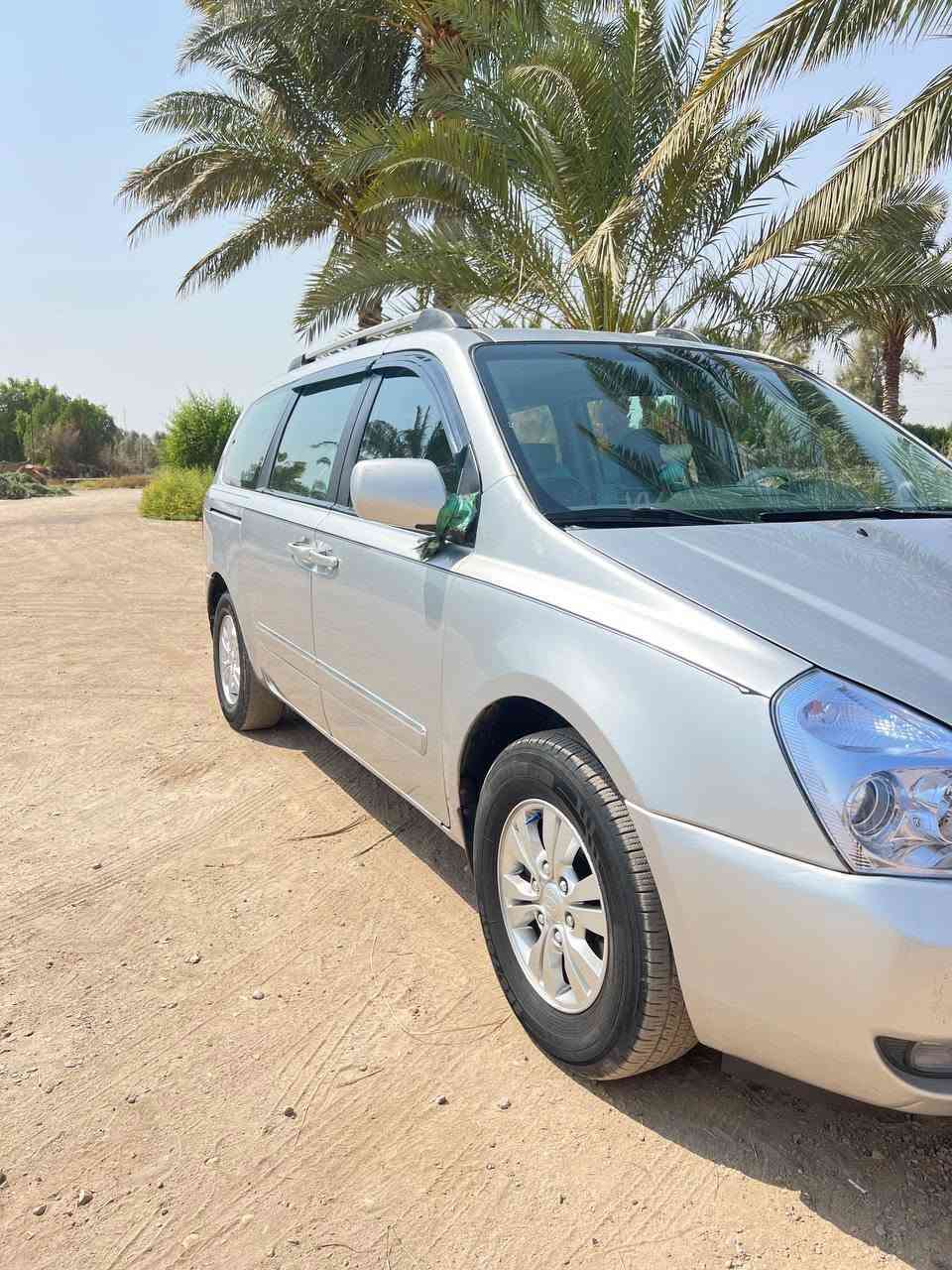 السلام عليكم كيا سيدونا للبيع 2007 رقم بغداد مصبوغه حزام جماليه حادث امريكا جاملغ امامي الايمن محرك قبل شهر مبدله سياره جاهزه منظومه غاز 80 لتر كشنات كامله محوره ومدوشمه ويل كب حجم 16 سياره خير من الله تبريد ثلج قماره جديده قطره جراد مابيه الاستفسار عل رقم ***********

