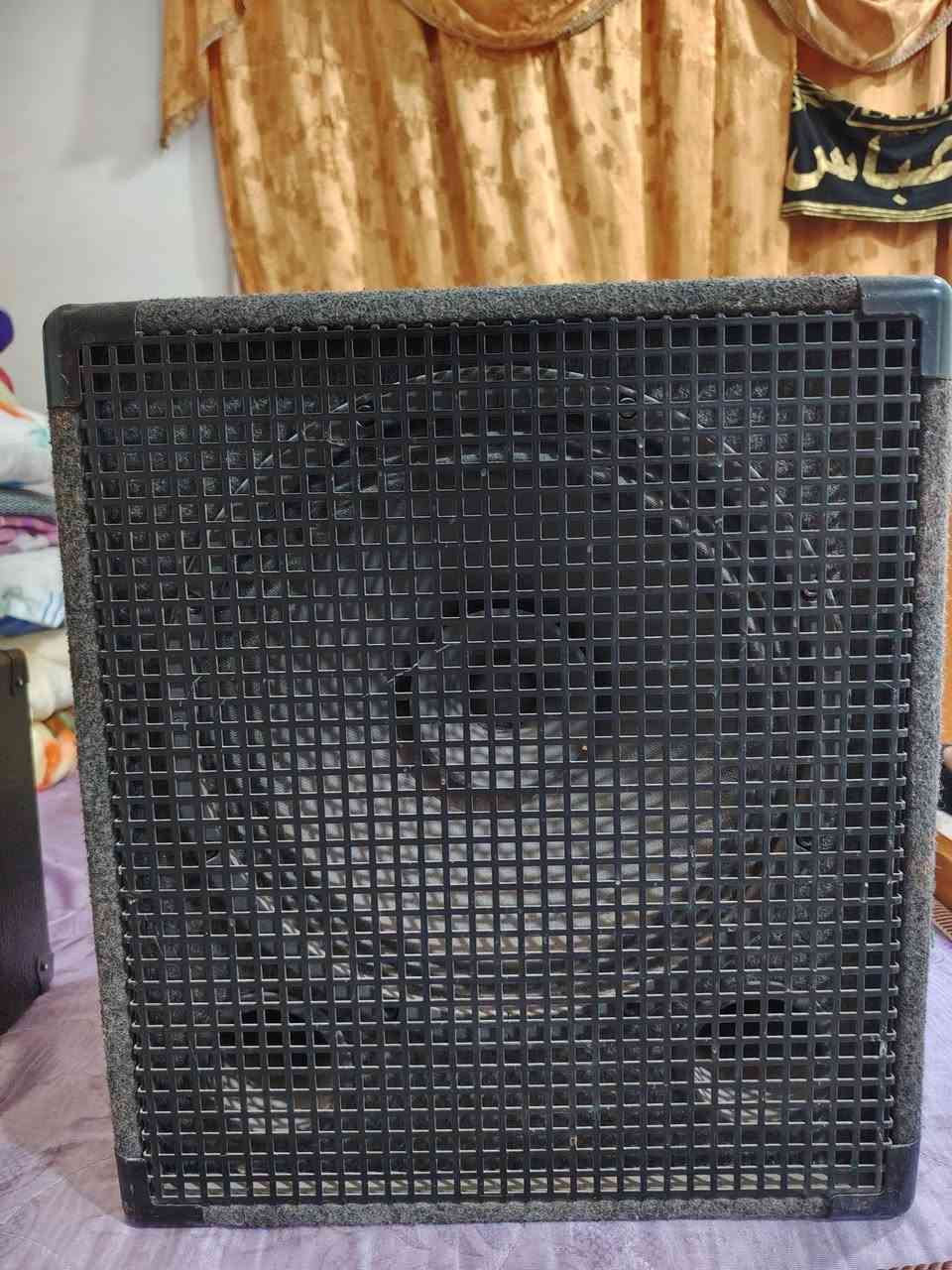 هذا *ميكسر صوت بور SENPRINI EMX 2880 USB* 👇
جهاز مشغل نضيف واستخدام قليل. 
ملحقاته سماعات عدد ثنين نضيفات. 
لاقط واير نضيف واستخدام قليل. 
وايرات توصيل عدد ثنين 
سعرهن الكامل 750 وبيهن مجال قليل
مكاني البصره ابو الخصيب 
للأستفسار 👇
***********
